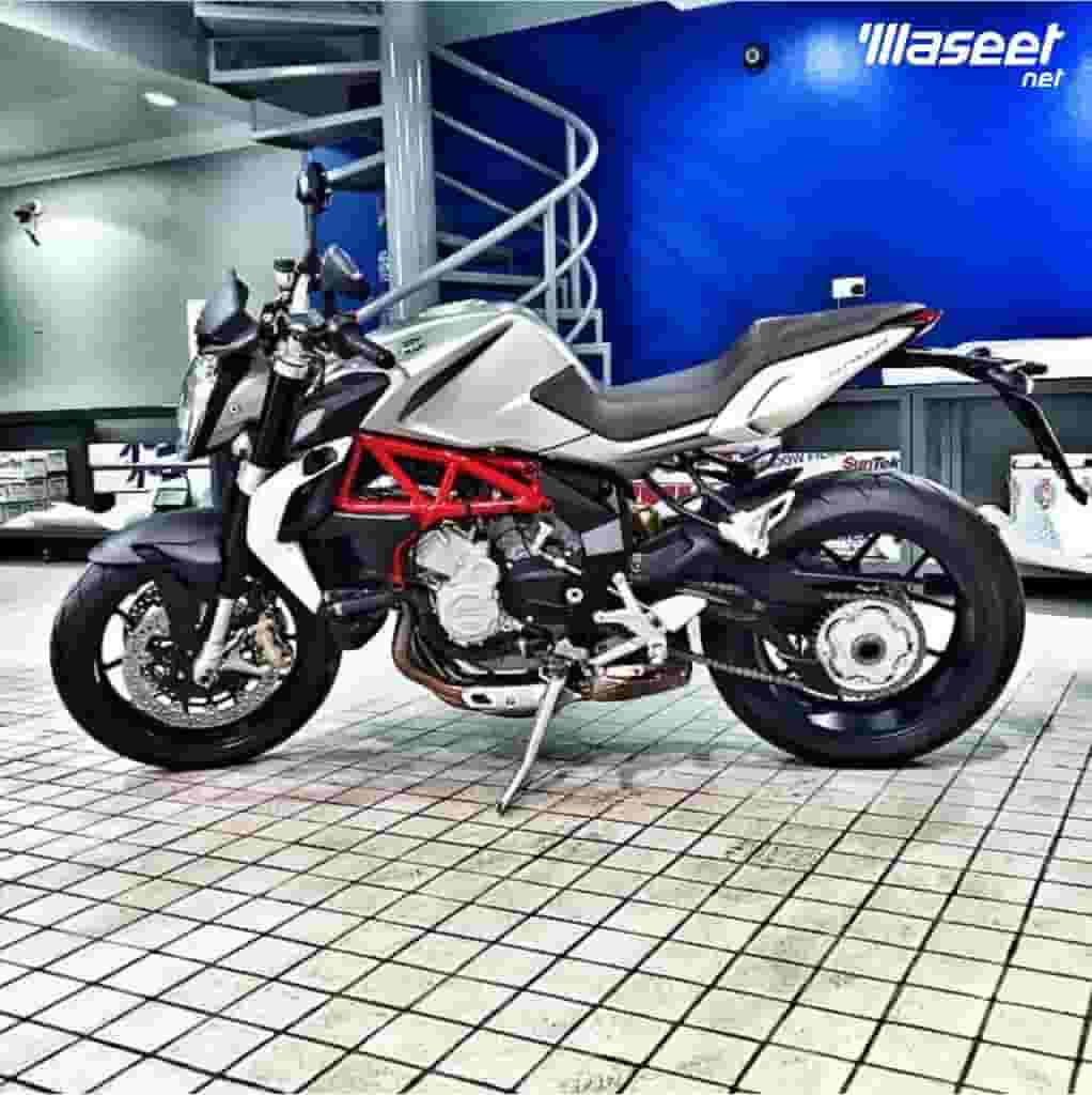 إم في أجوستا بروتال 800 موديل 2015