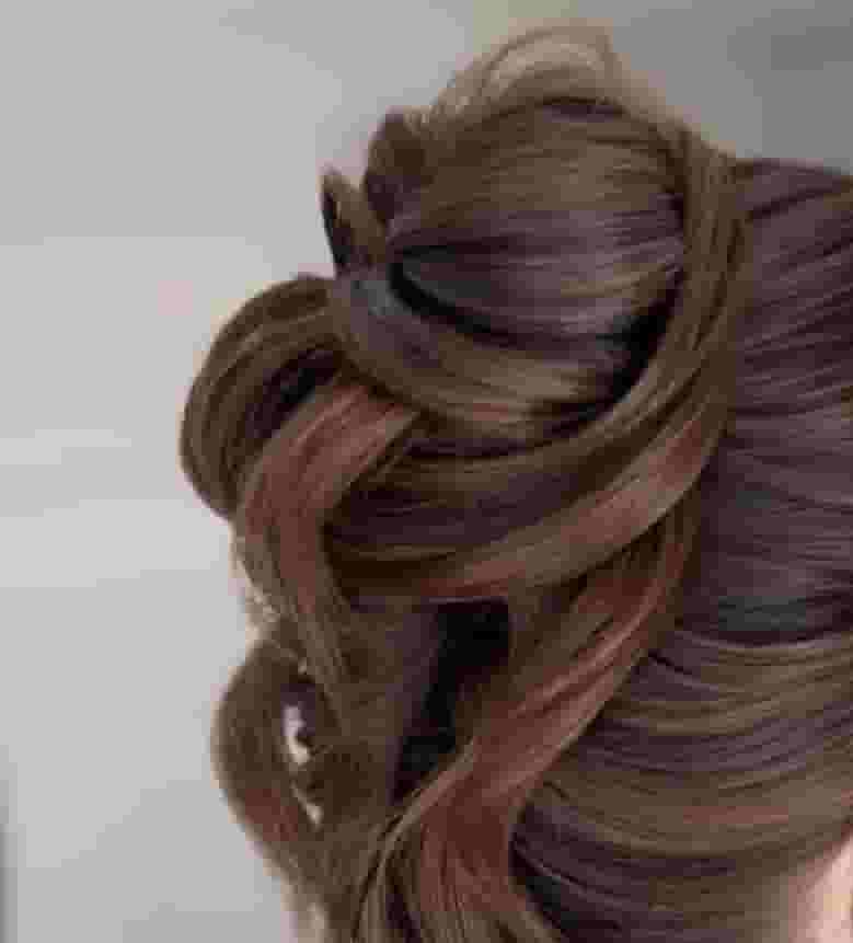 كوافيرة تبحث عن عمل داخل الكويت