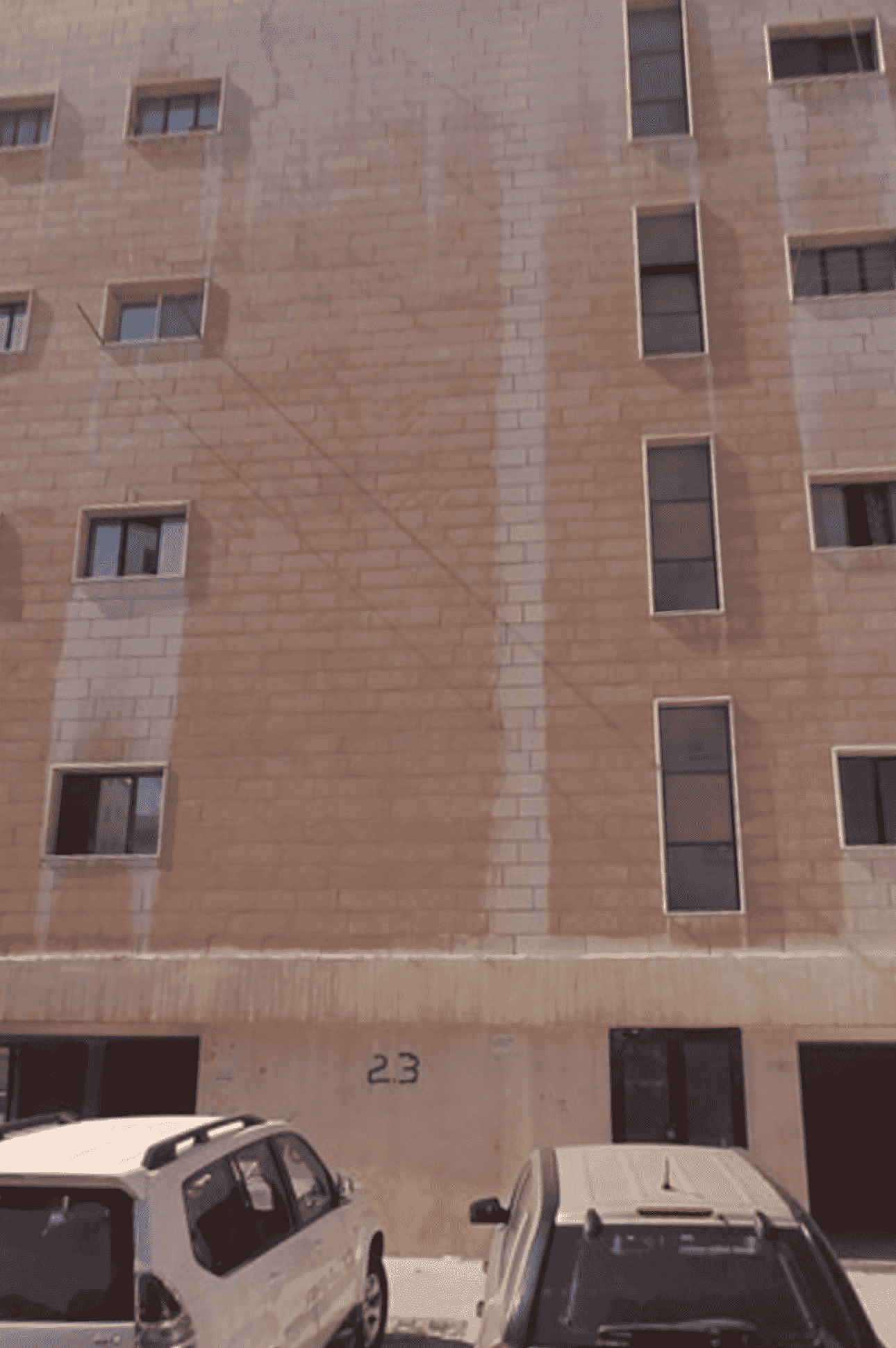 للبيع عمارة في الفروانية المساحة 759م