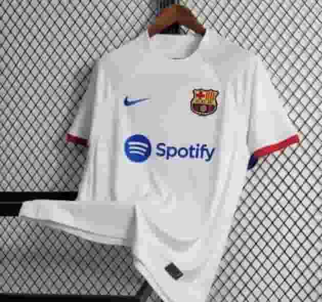 ملابس رياضية أنيقة