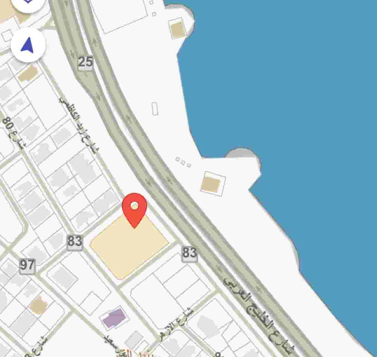 ارض في بنيدالقار 2000م على البحر مباشرة