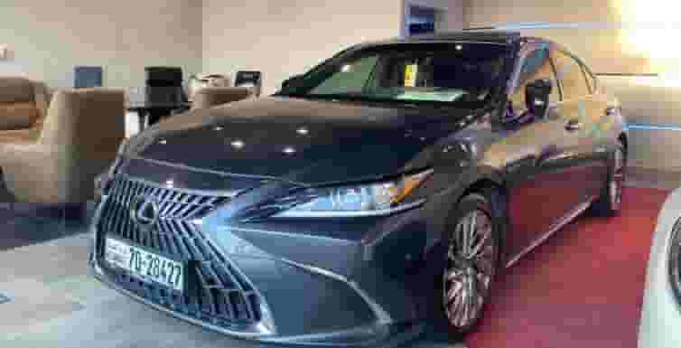 للبيع لكزس ES350  2023