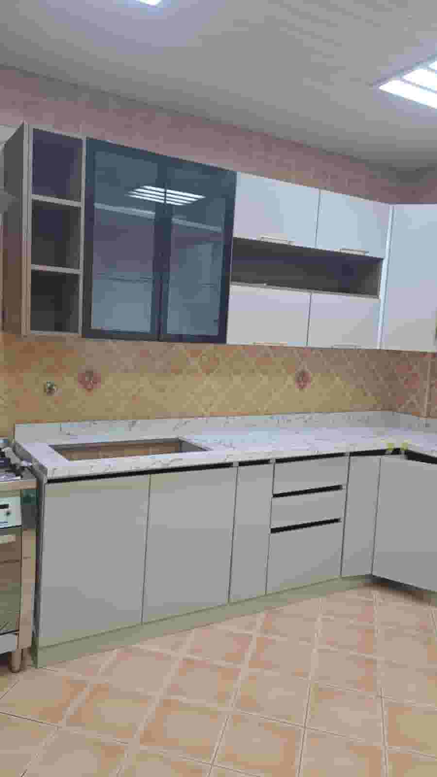 Technician and maintenance of aluminum kitchens, dismantling, installing and transporting 