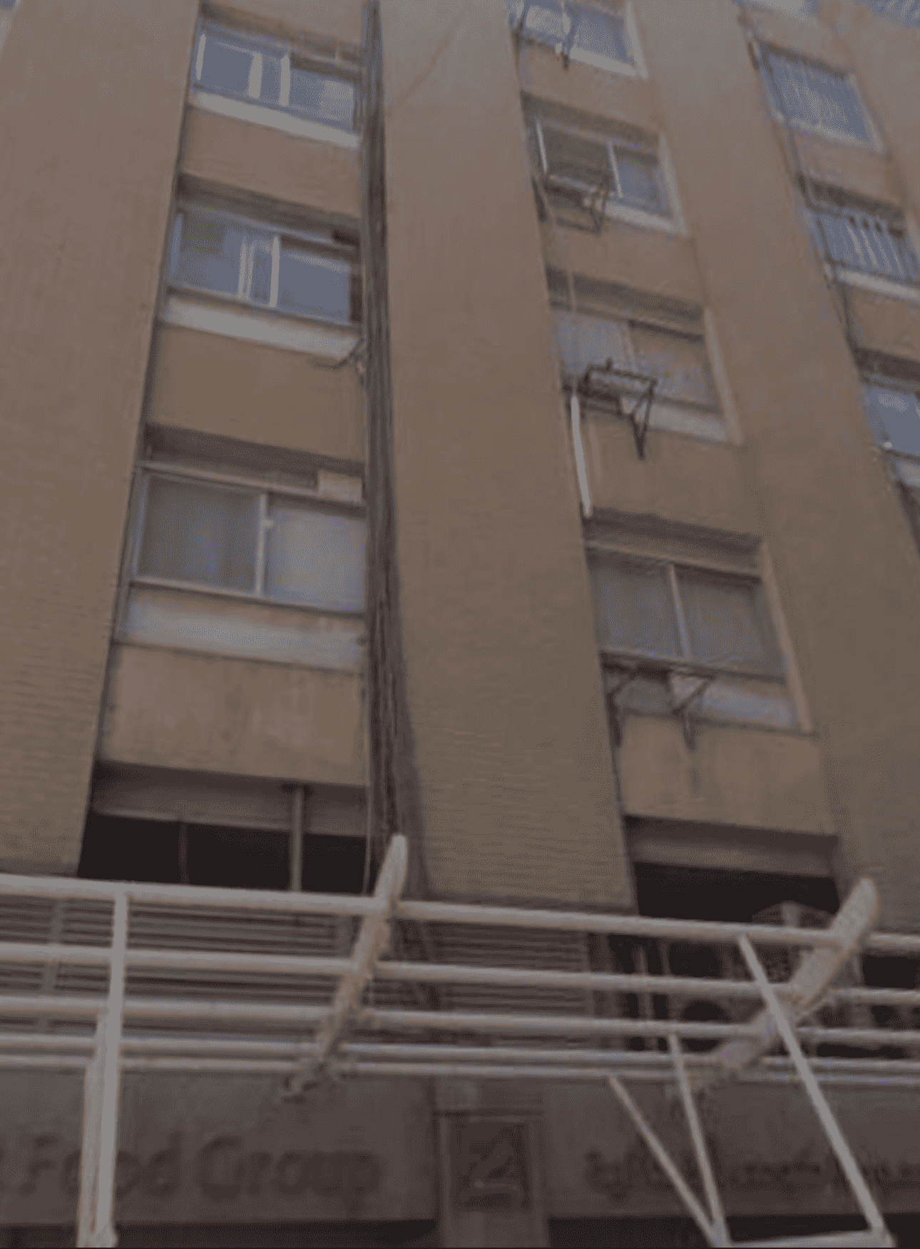 مجمع تجاري في القبلة المساحة 352م