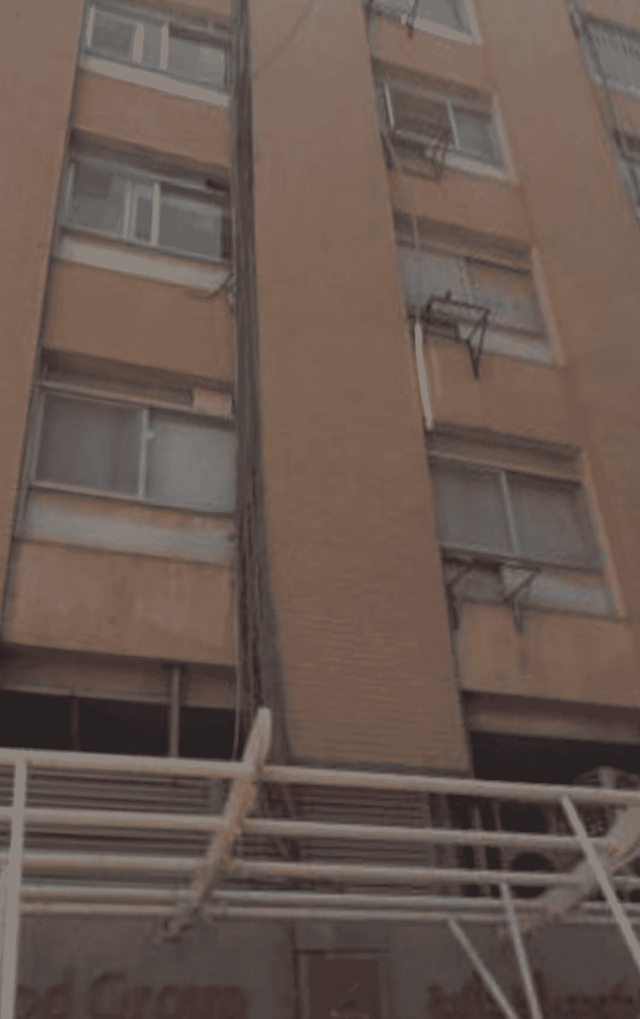 A commercial complex in the Qiblah area 352 m