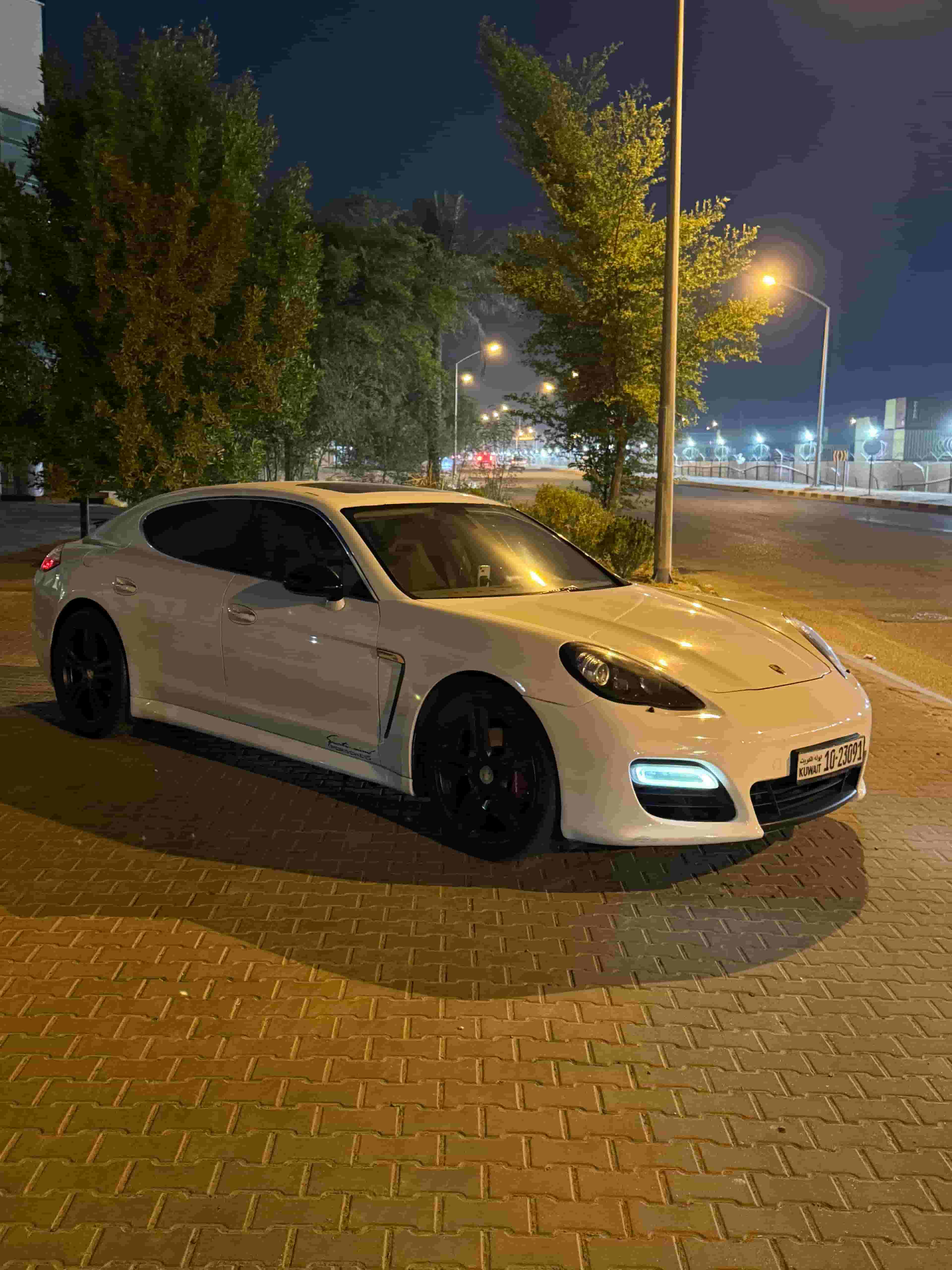 للبيع بورش باناميرا 2011