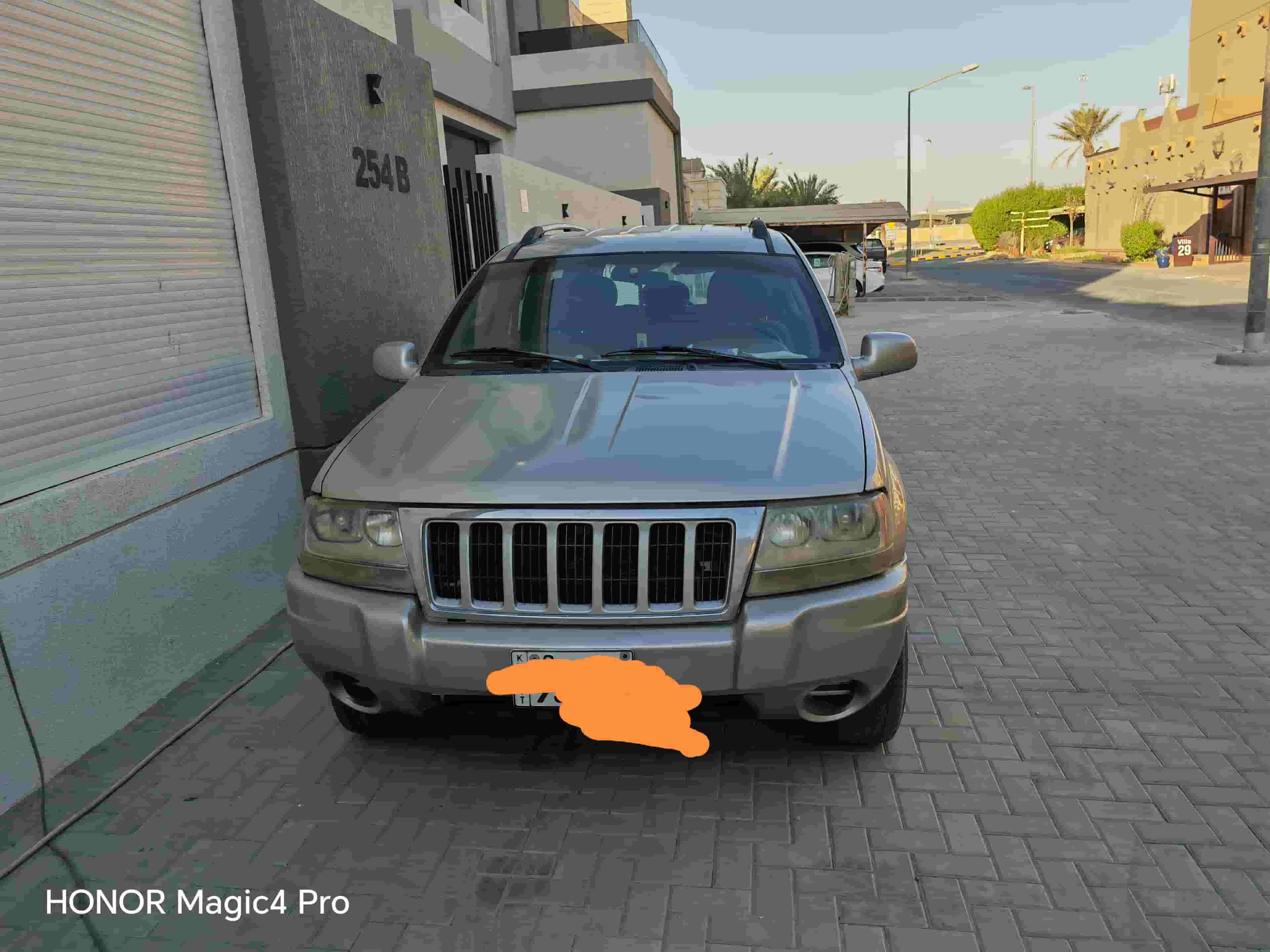 سياره جيب جراند شيروكي