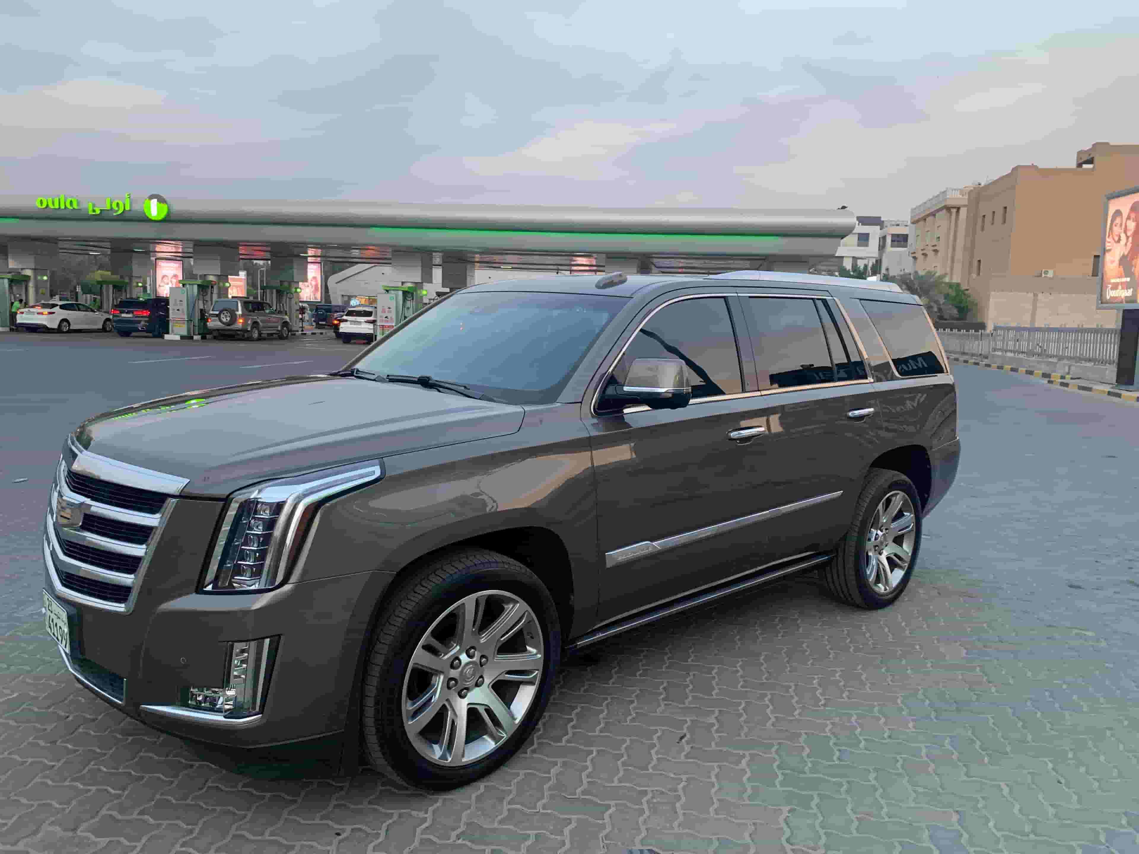 كاديلاك اسكاليد موديل 2015