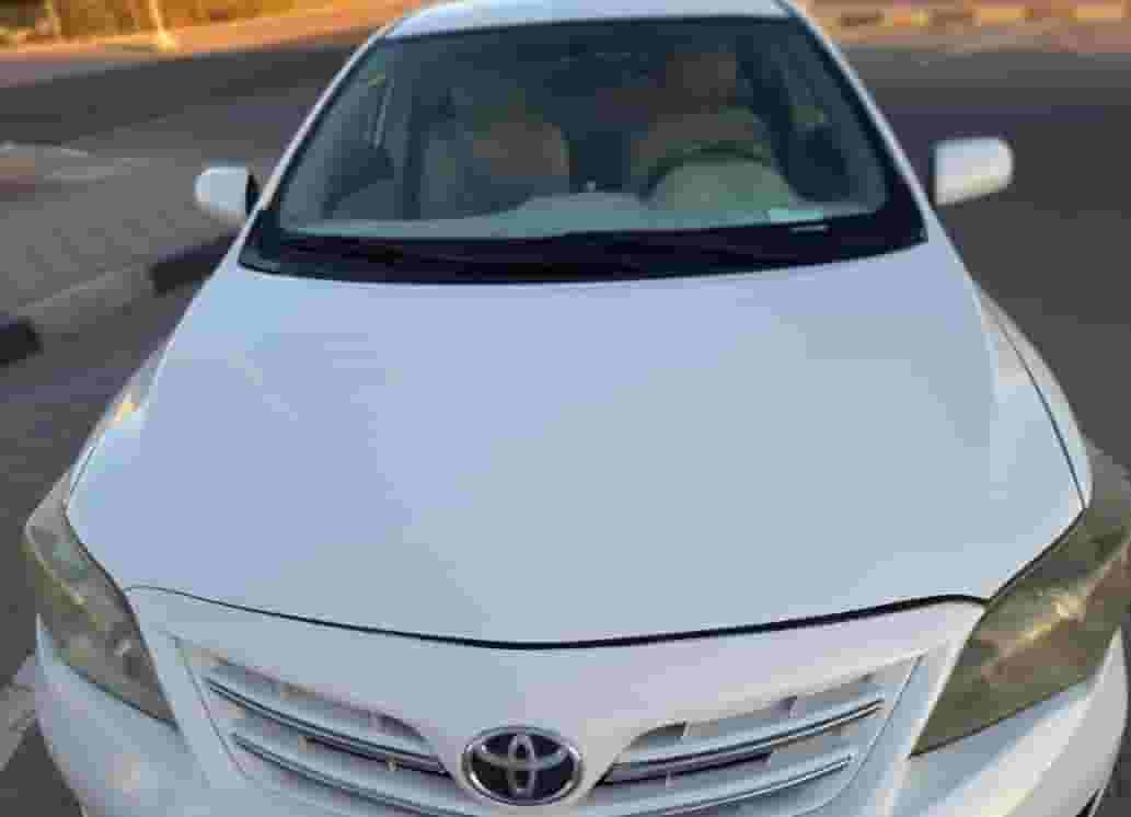 للبيع تويوتا كورولا موديل 2011