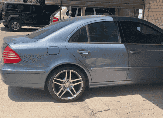 مرسيدس E500 موديل 2005