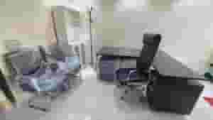 مكتب متكامل 8 قطع بحالة ممتازة