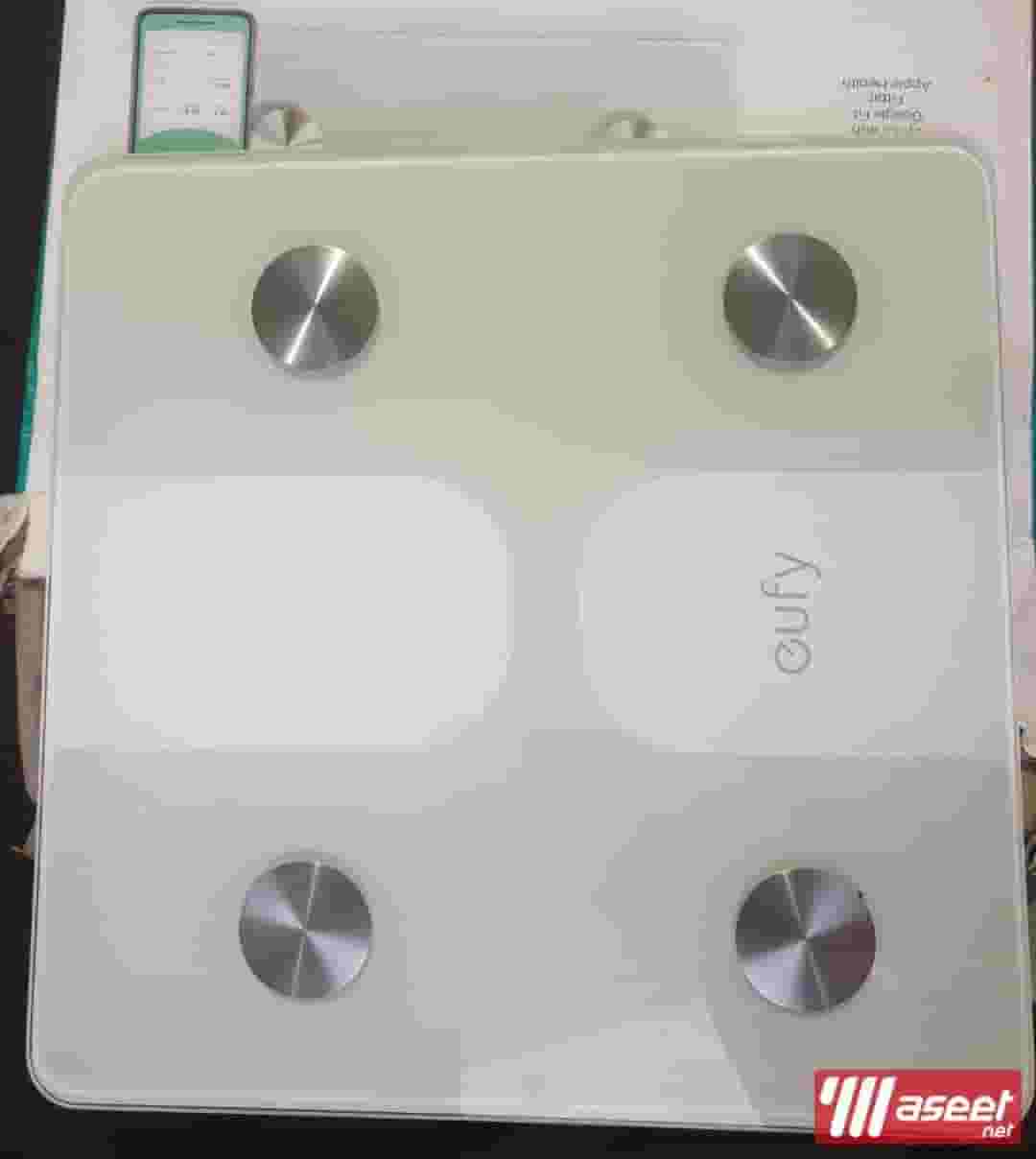 ميزان Eufy الذكي يقيس الدهون بالجسم