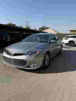 تويوتا افالون 2015