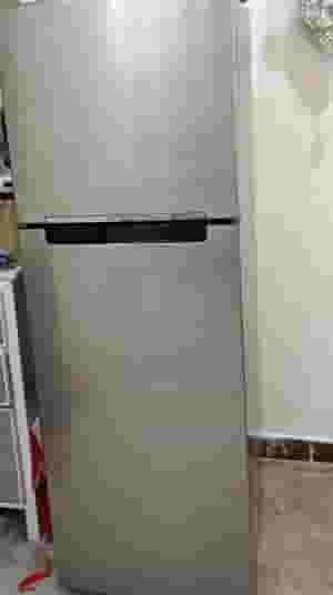 Samsung refrigerator in excellent condition for sale