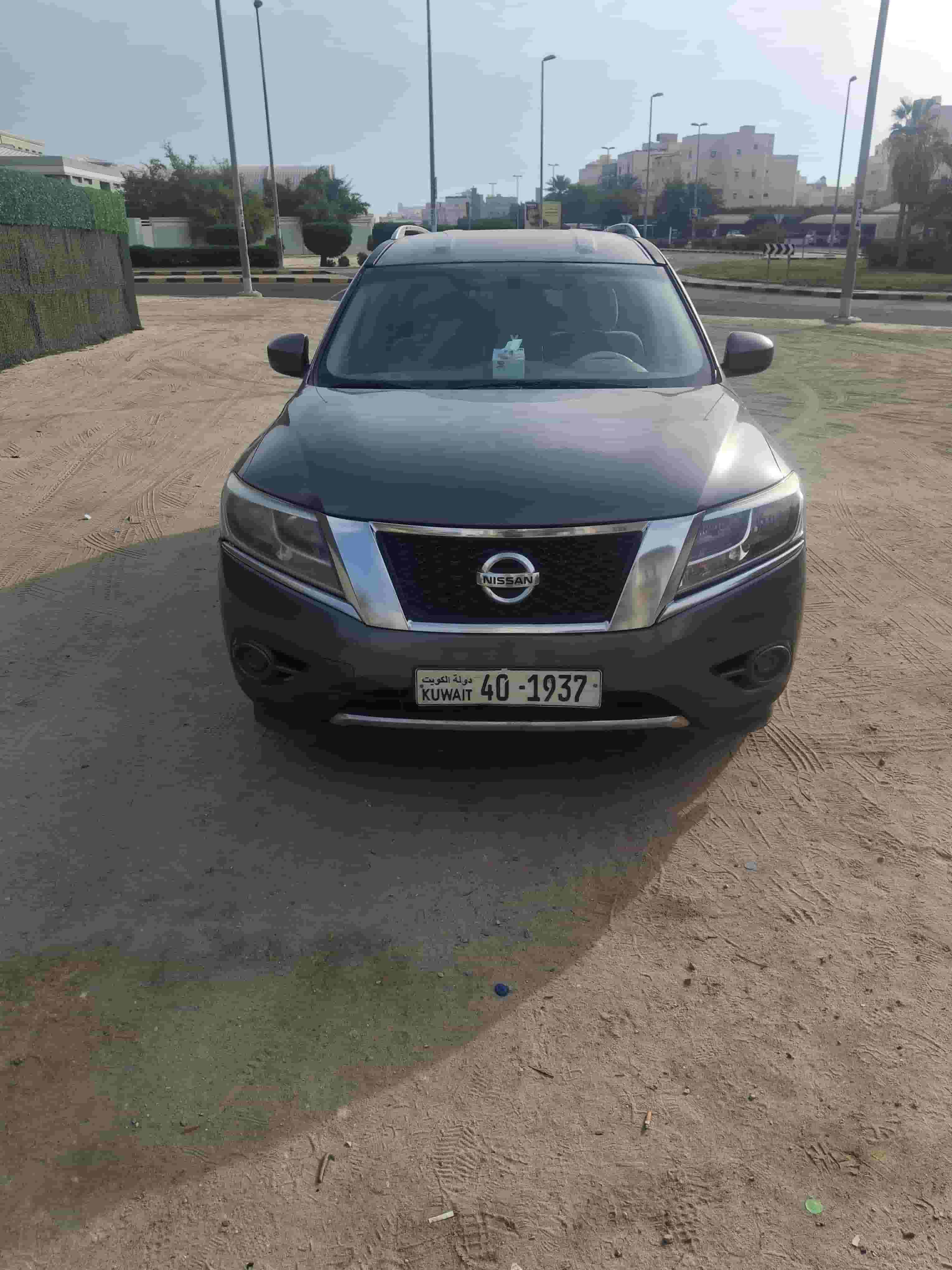 سيارة نيسان باثفندر للبيع