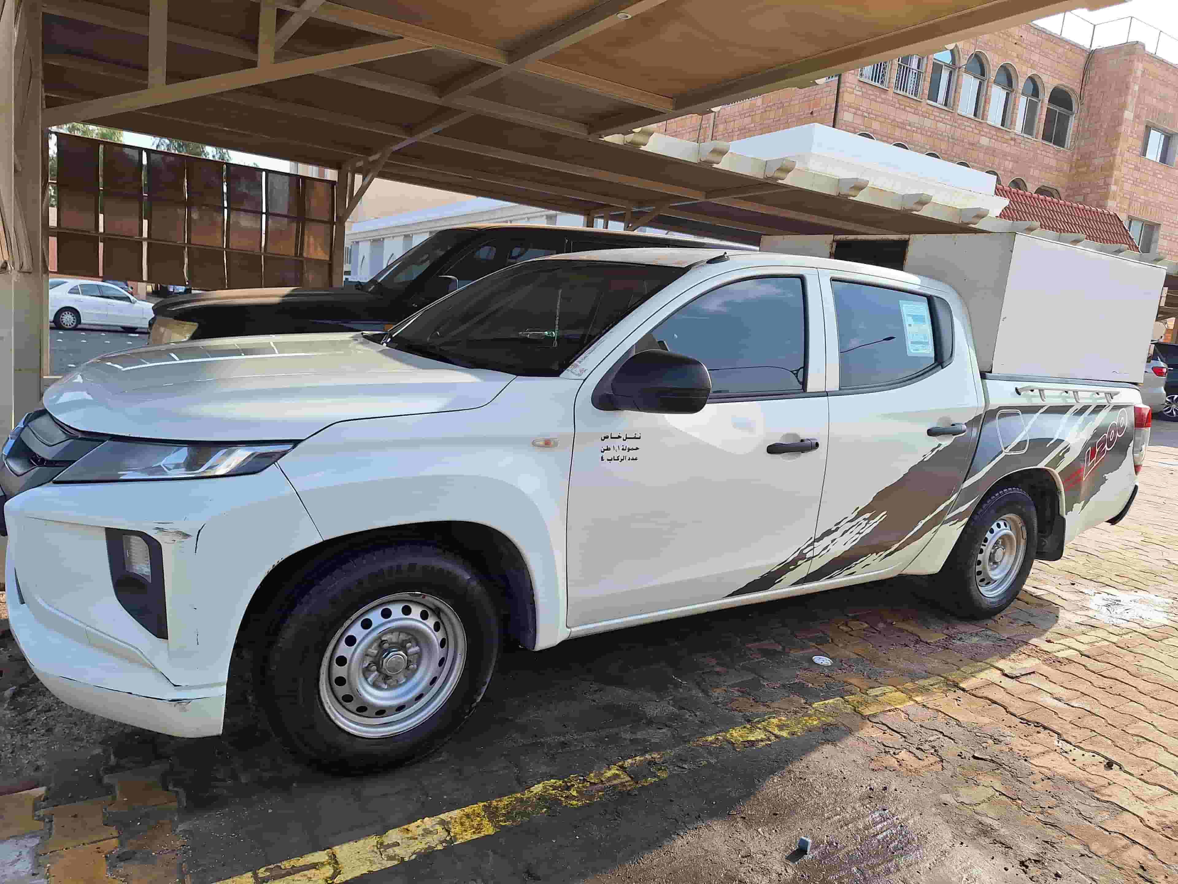 وانت متسوبيشي للبيع