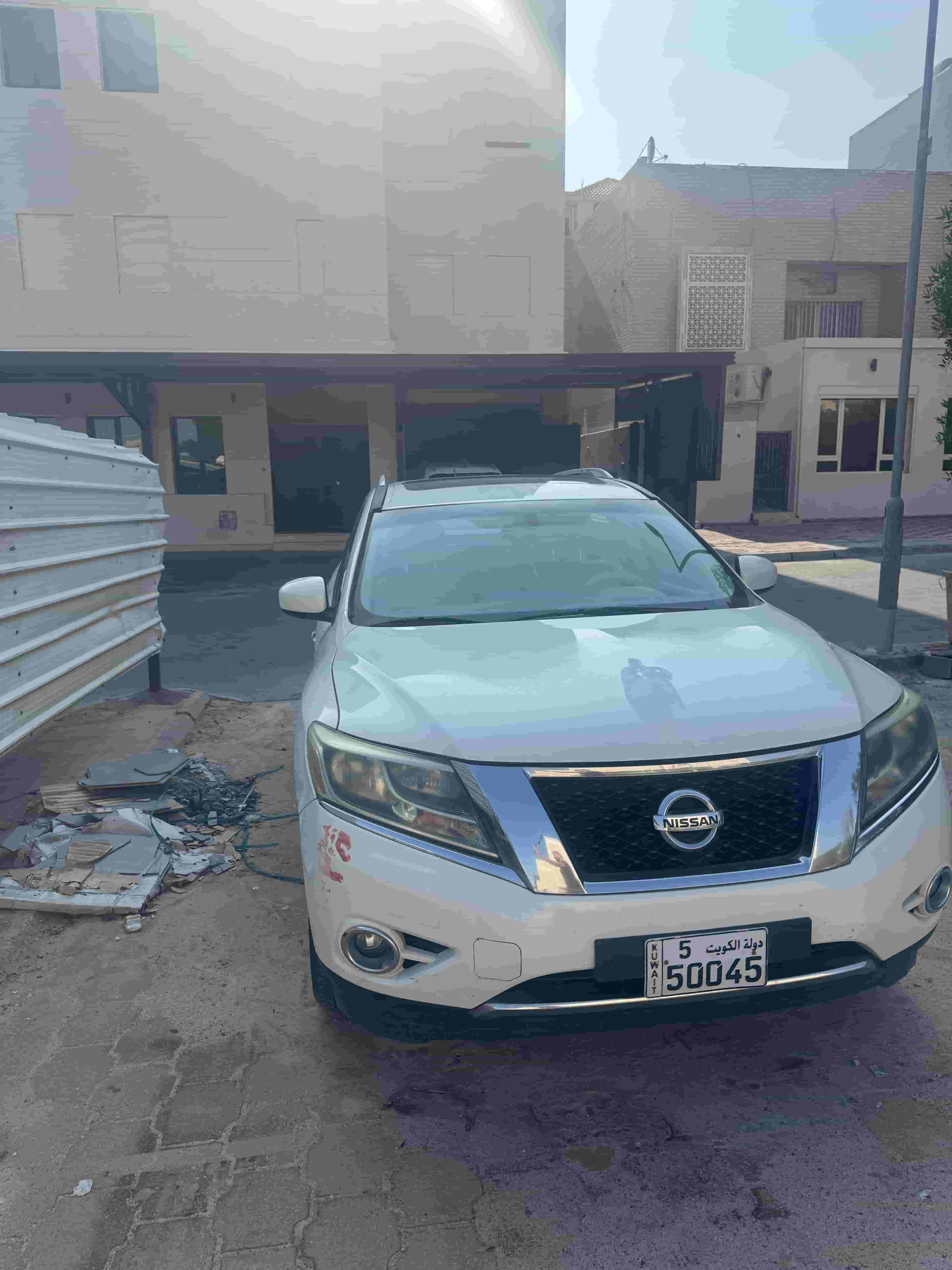 نيسان باثفايندر 2014 للبيع