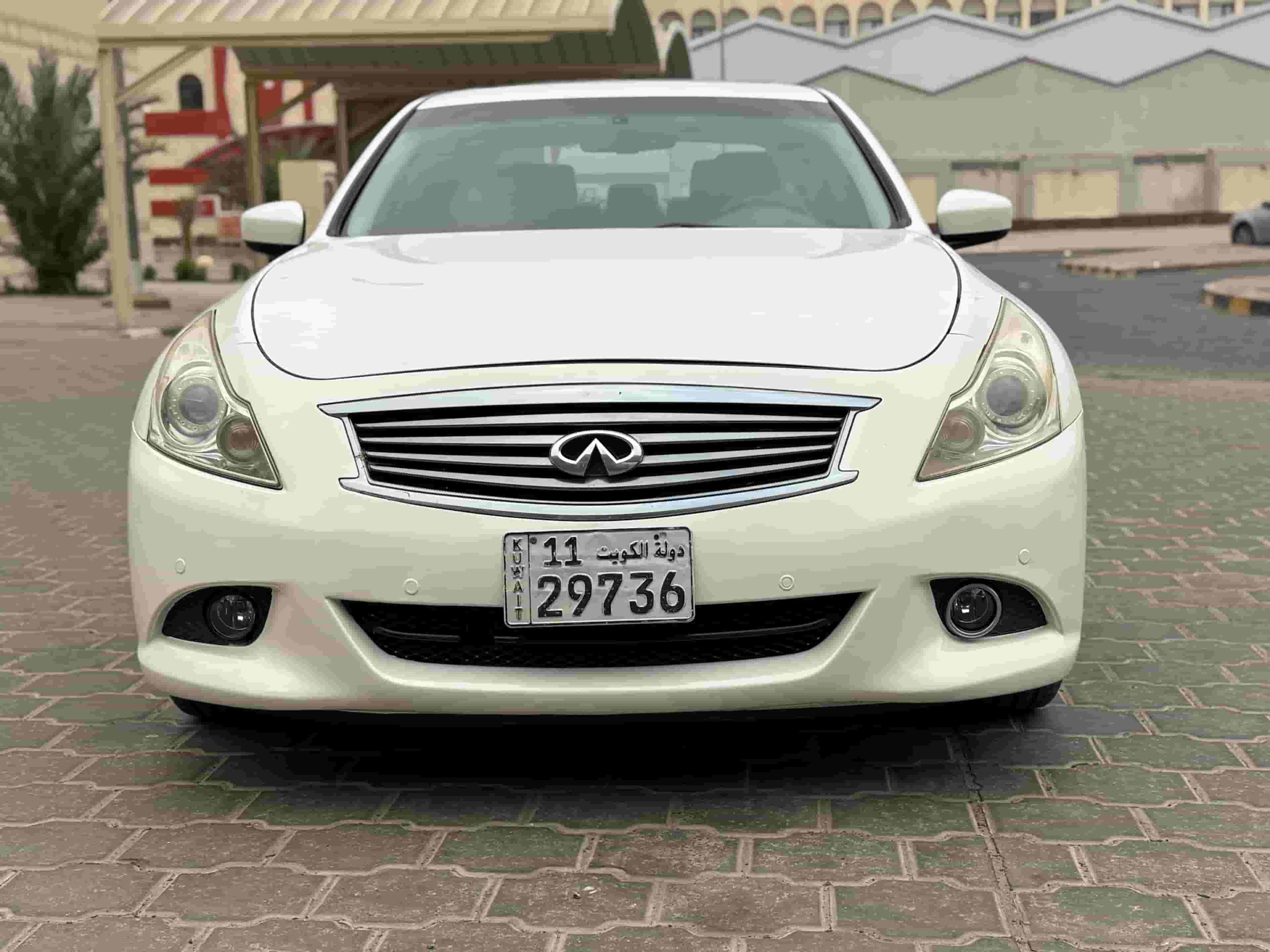 Infiniti G25 full option model 2012