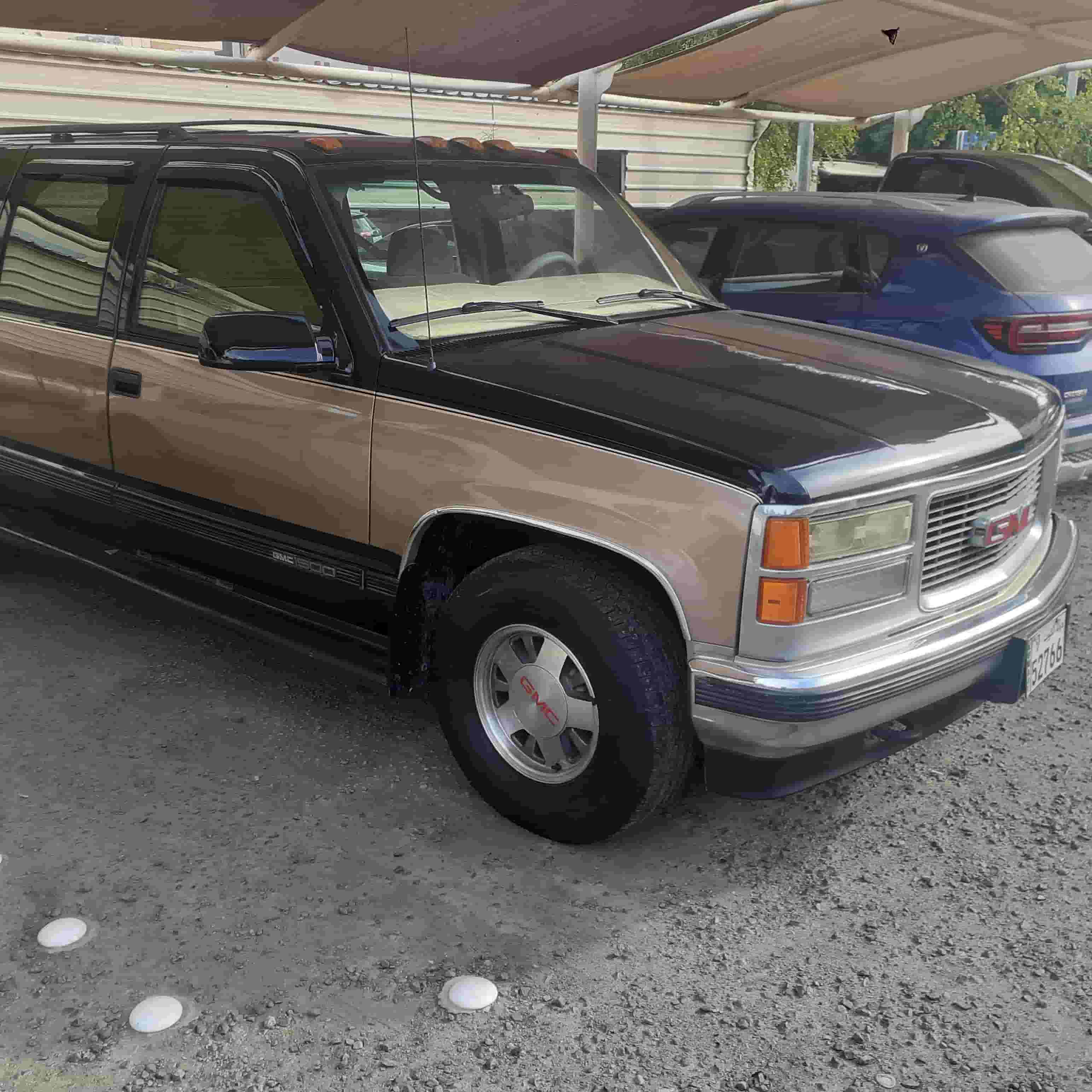 Suburban GMC model 1998 for sale