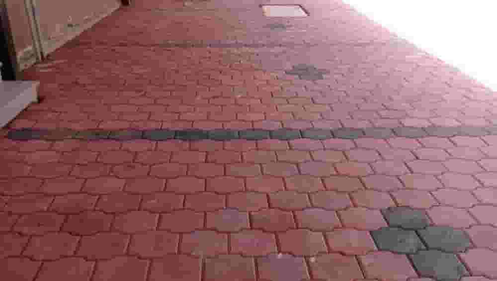 Tile installation teacher