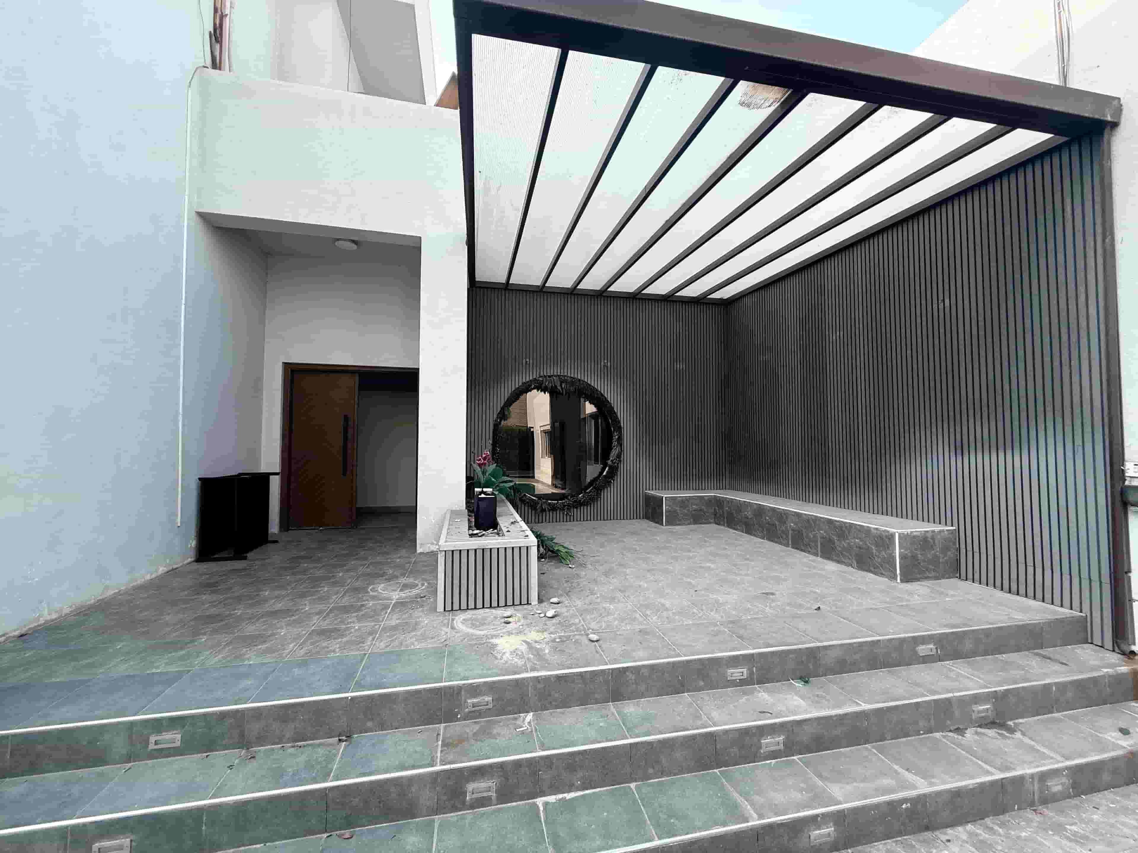 for rent. Villa in Abu Al Hasaniya 1000 meters 