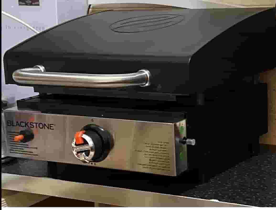 Outdoor grill that works on gas