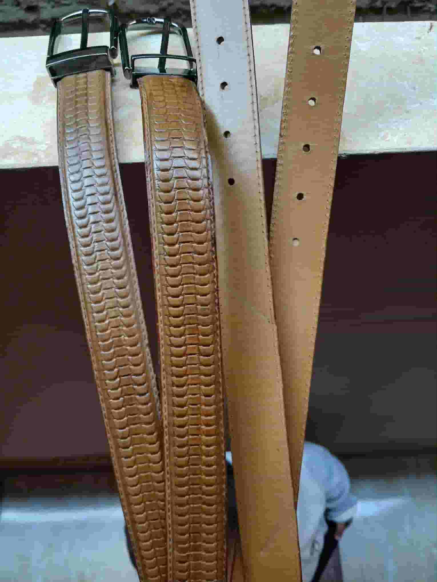 احذية رجالي جلد طبيعي ١٠٠% 