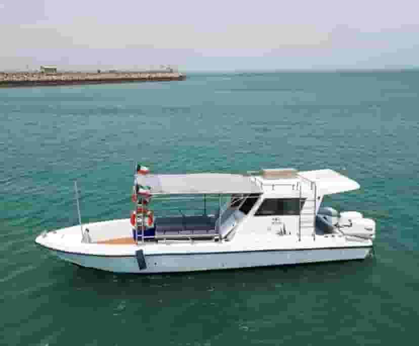 للبيع طراد ٣٢ قدم موديل 2004