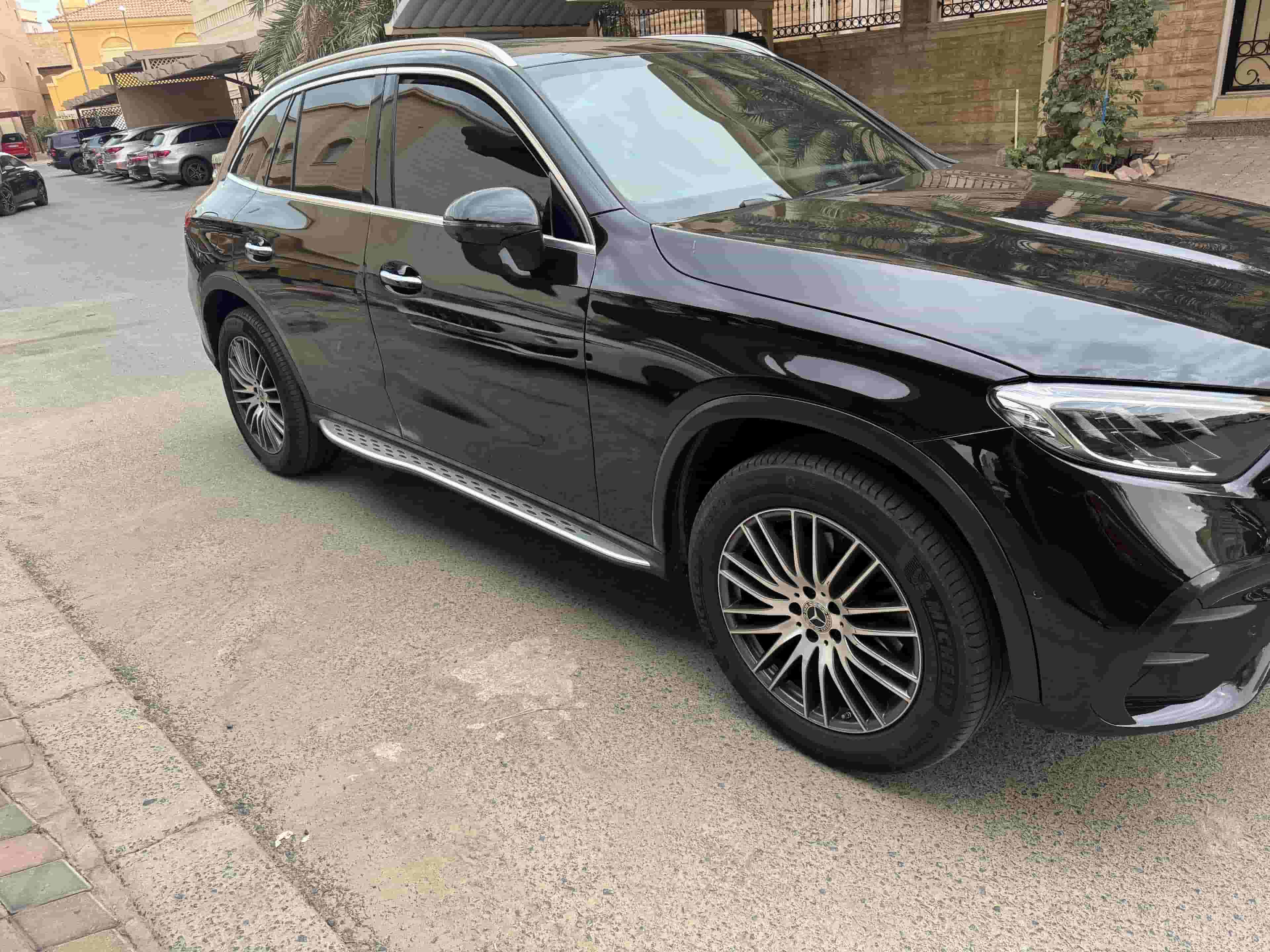 البيع مرسيدس glc موديل ٢٥  