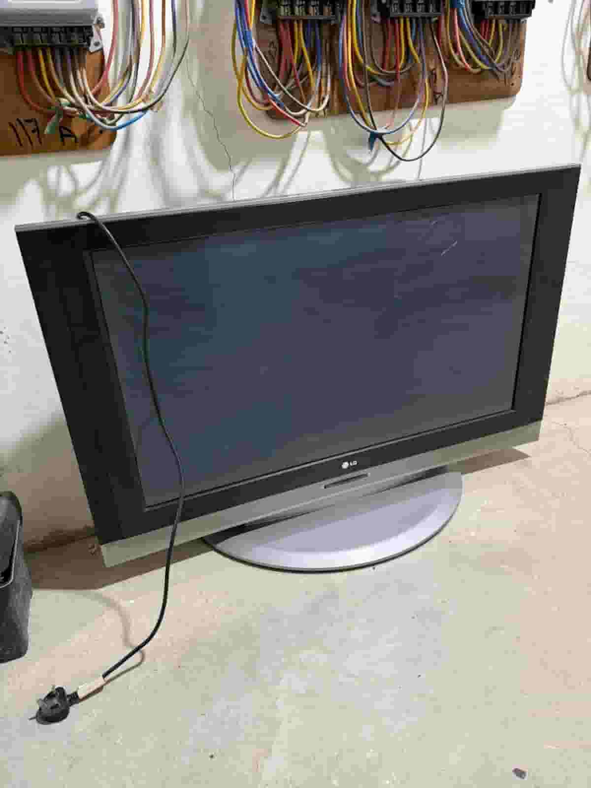 42 inch LG TV for sale