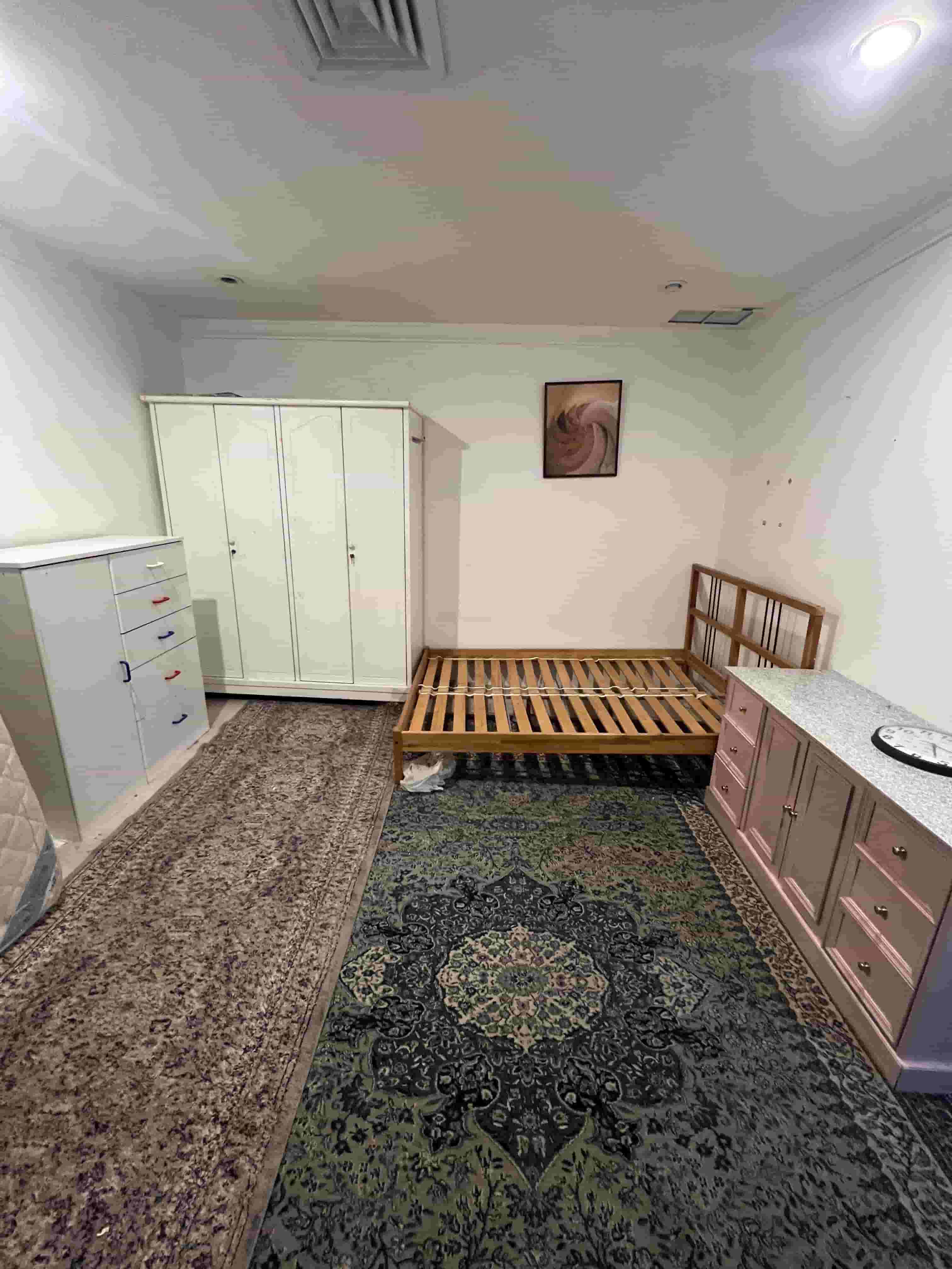 للبيع غرفة نوم