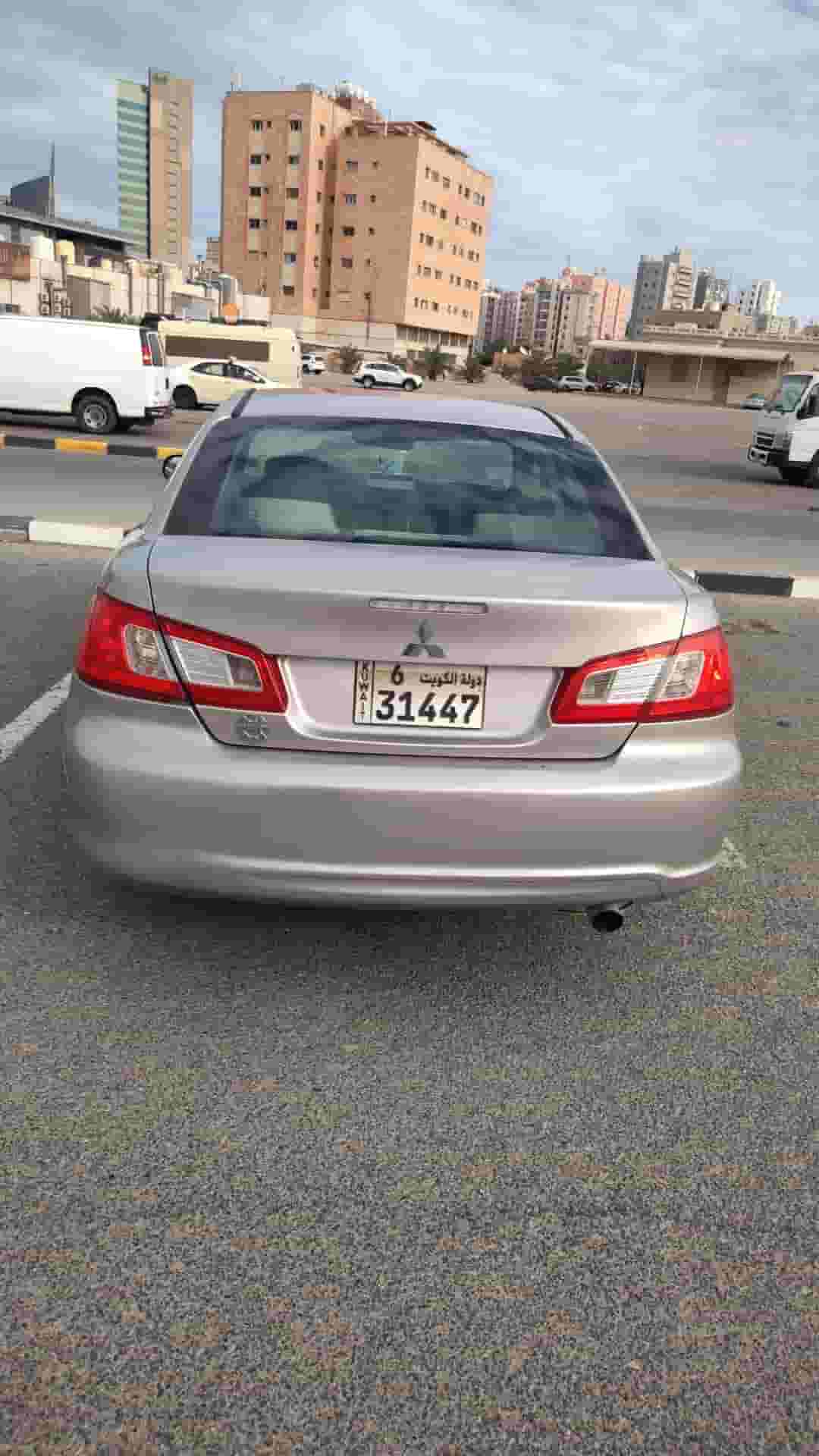 Mitsubishi Galant model 2011 