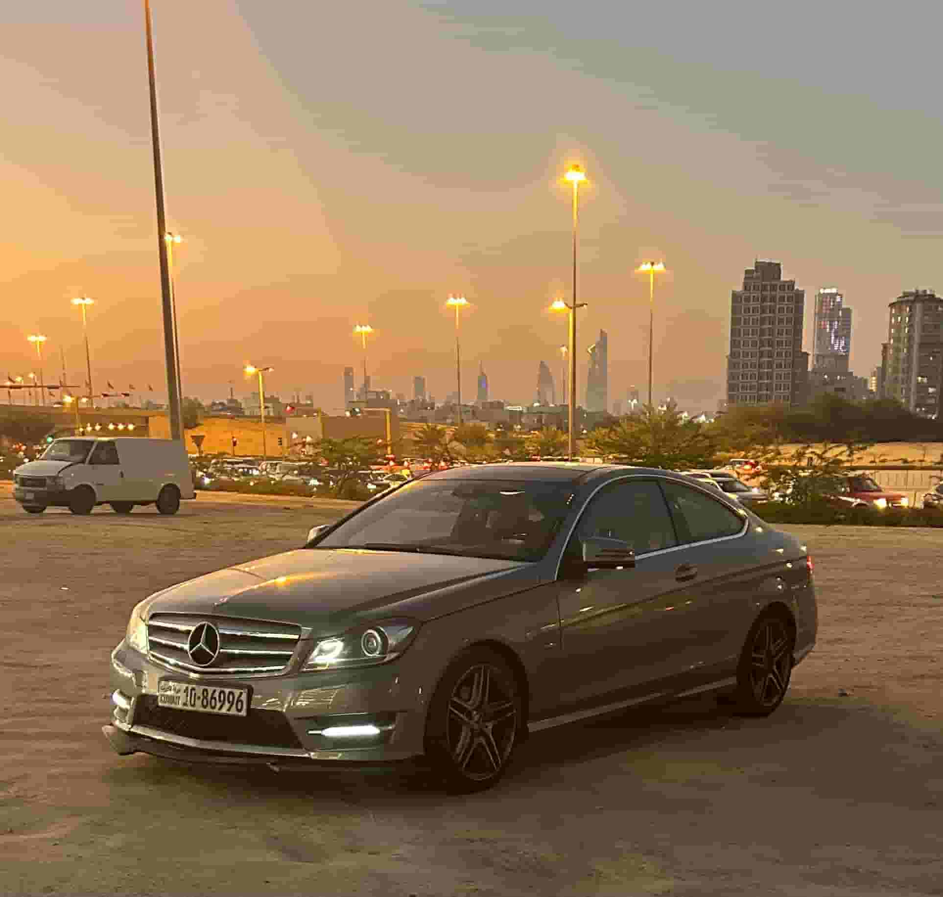مرسيدس c250 2012 نظيفة مالك ثاني