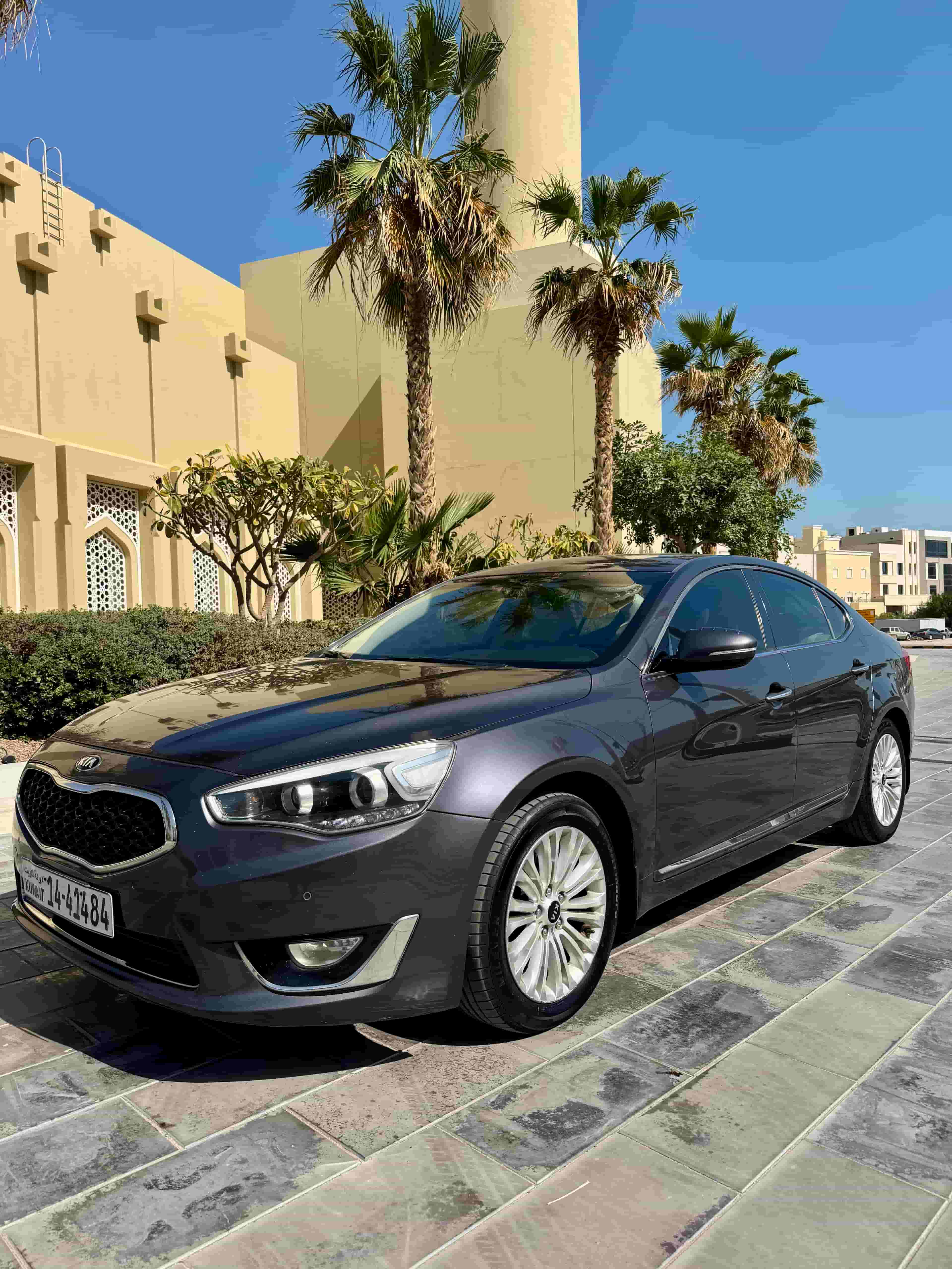Kia Cadenza model 2016