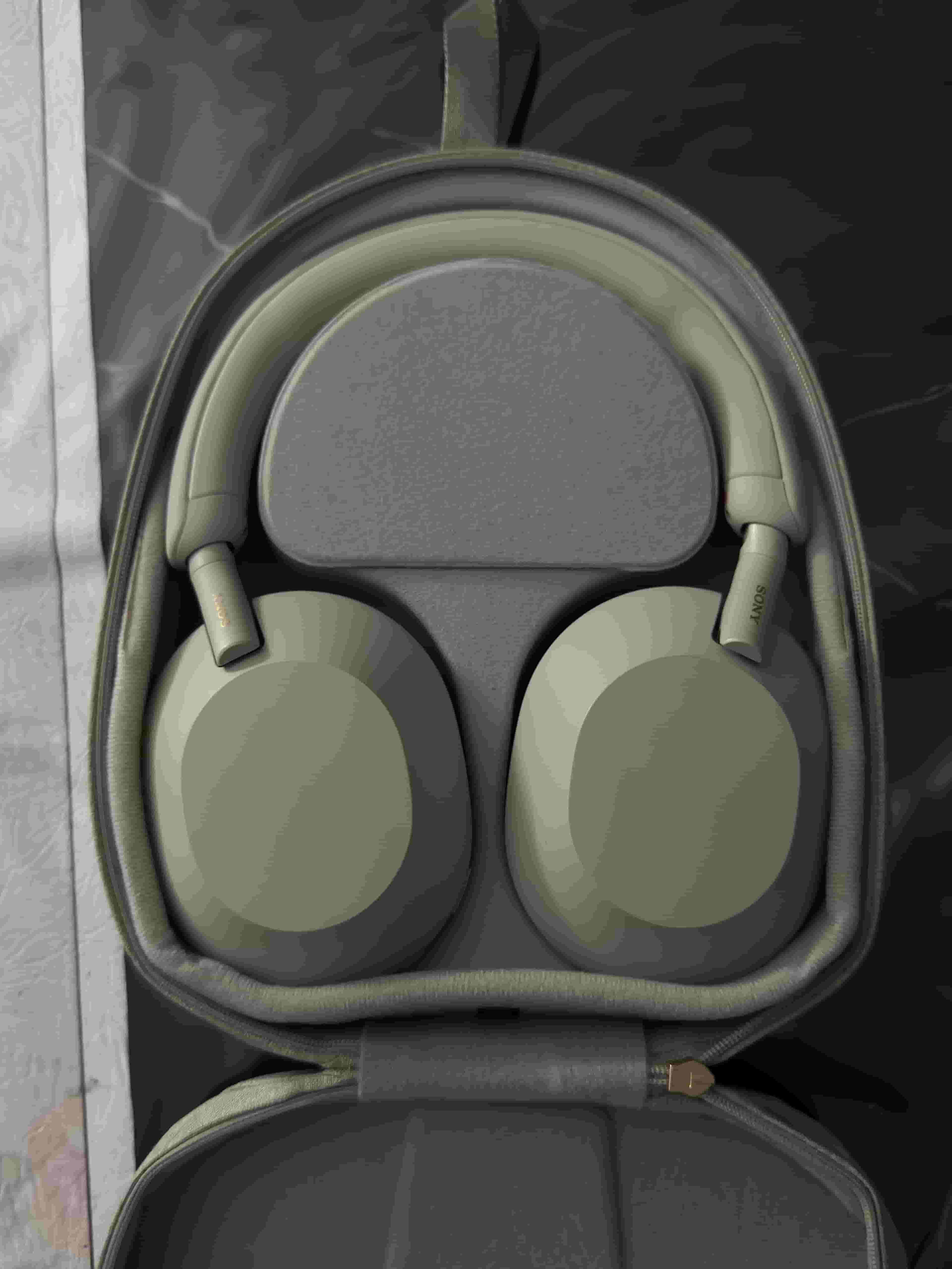 Sony WH1000XM5 headphones