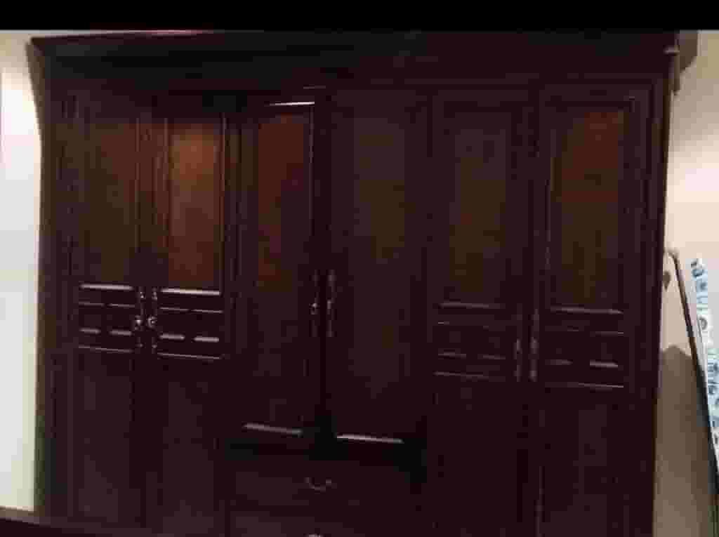 Bedroom set and crib pickup salmyia