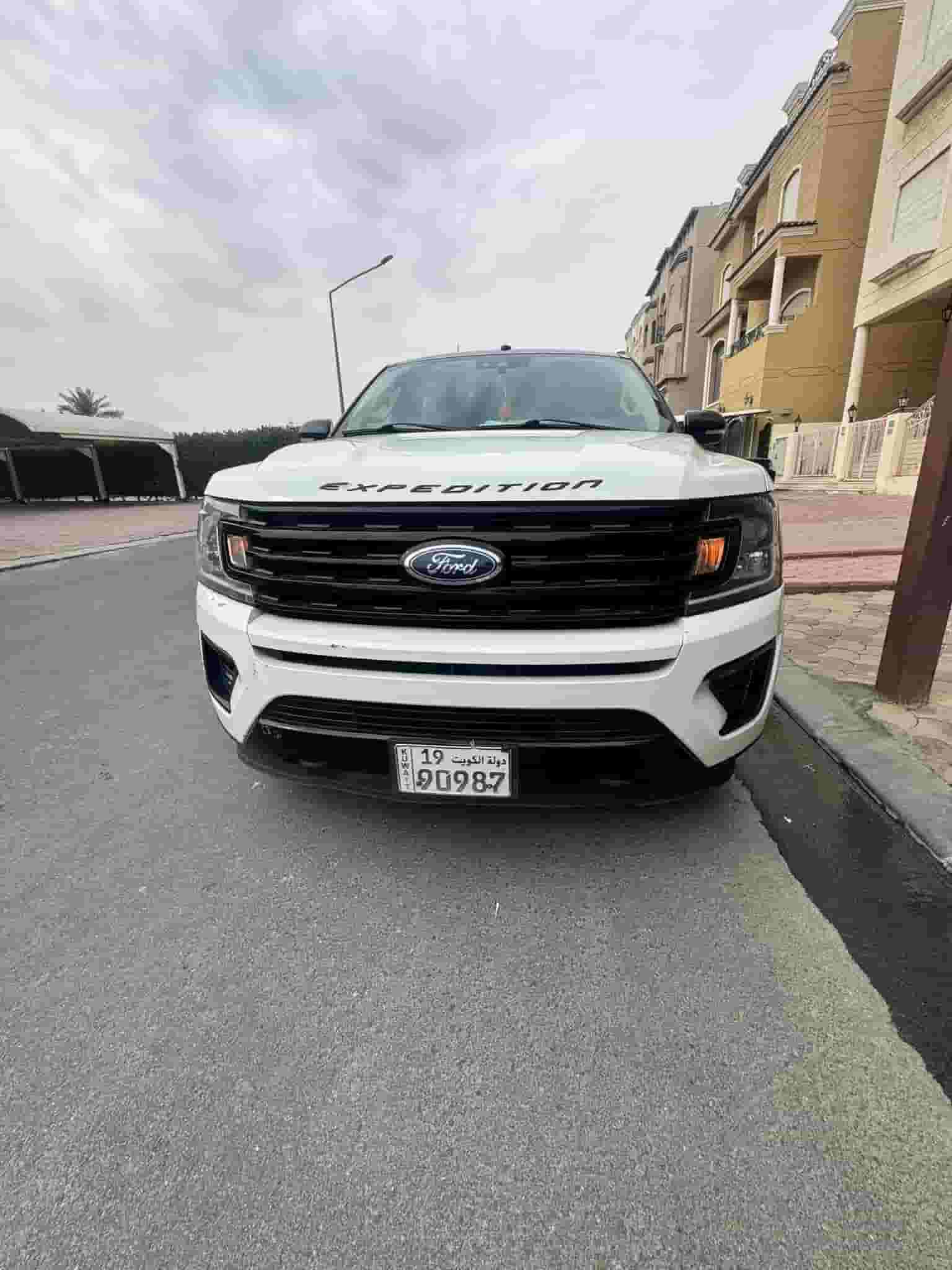 للبيع فورد اسكبديشن 2021