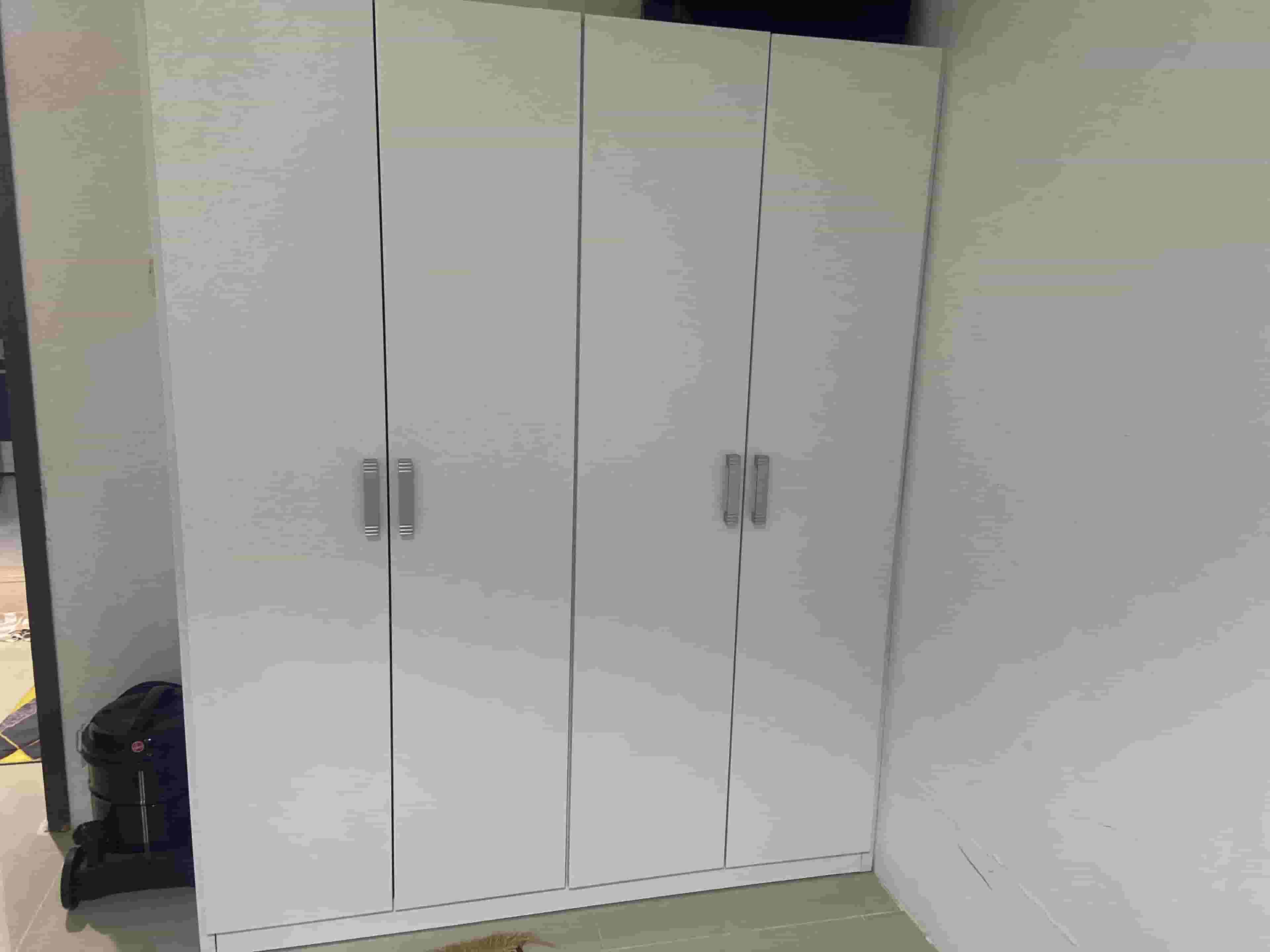 A bed and a closet