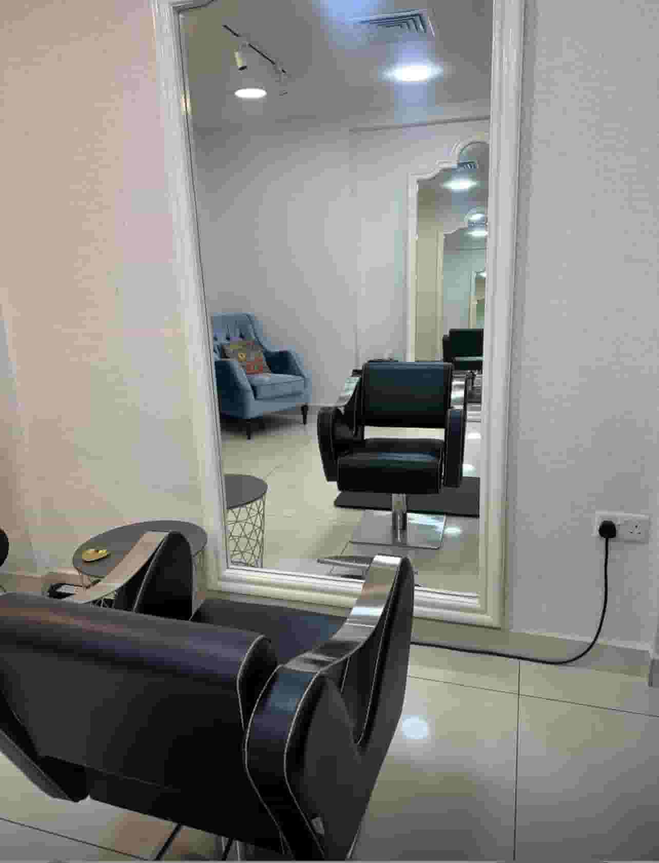 Beauty salon for women for sale in Al Jabriya 170 m