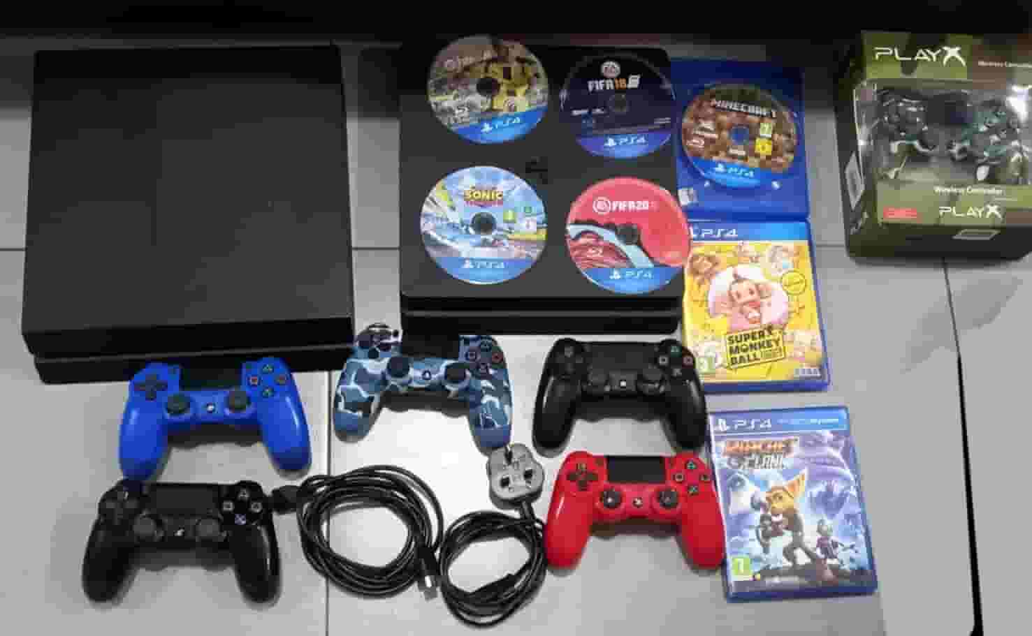 PlayStation 4 2 