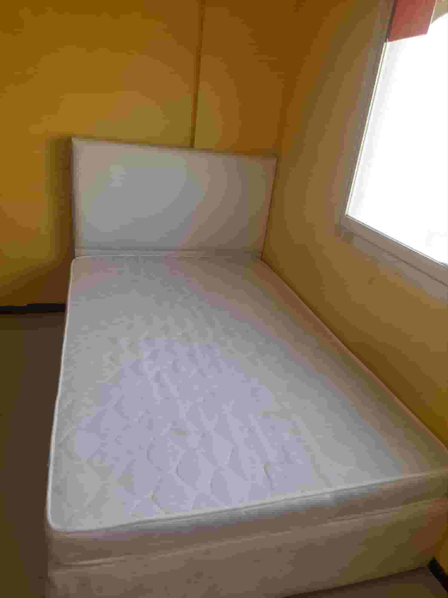 Bed for sale in Al Mahbulah