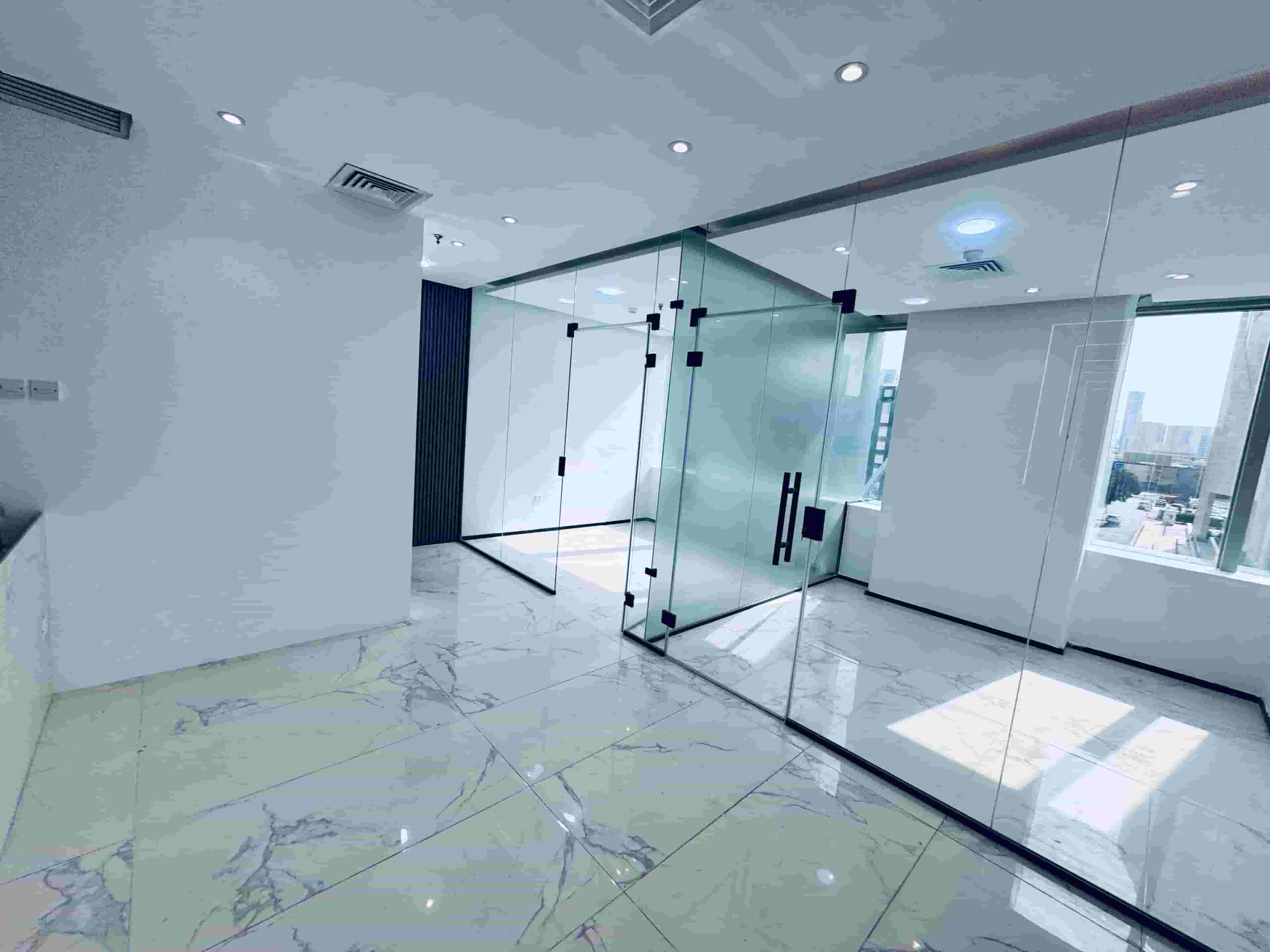 For rent an office in the East - Kuwait City 180 m - 4 numbers to it