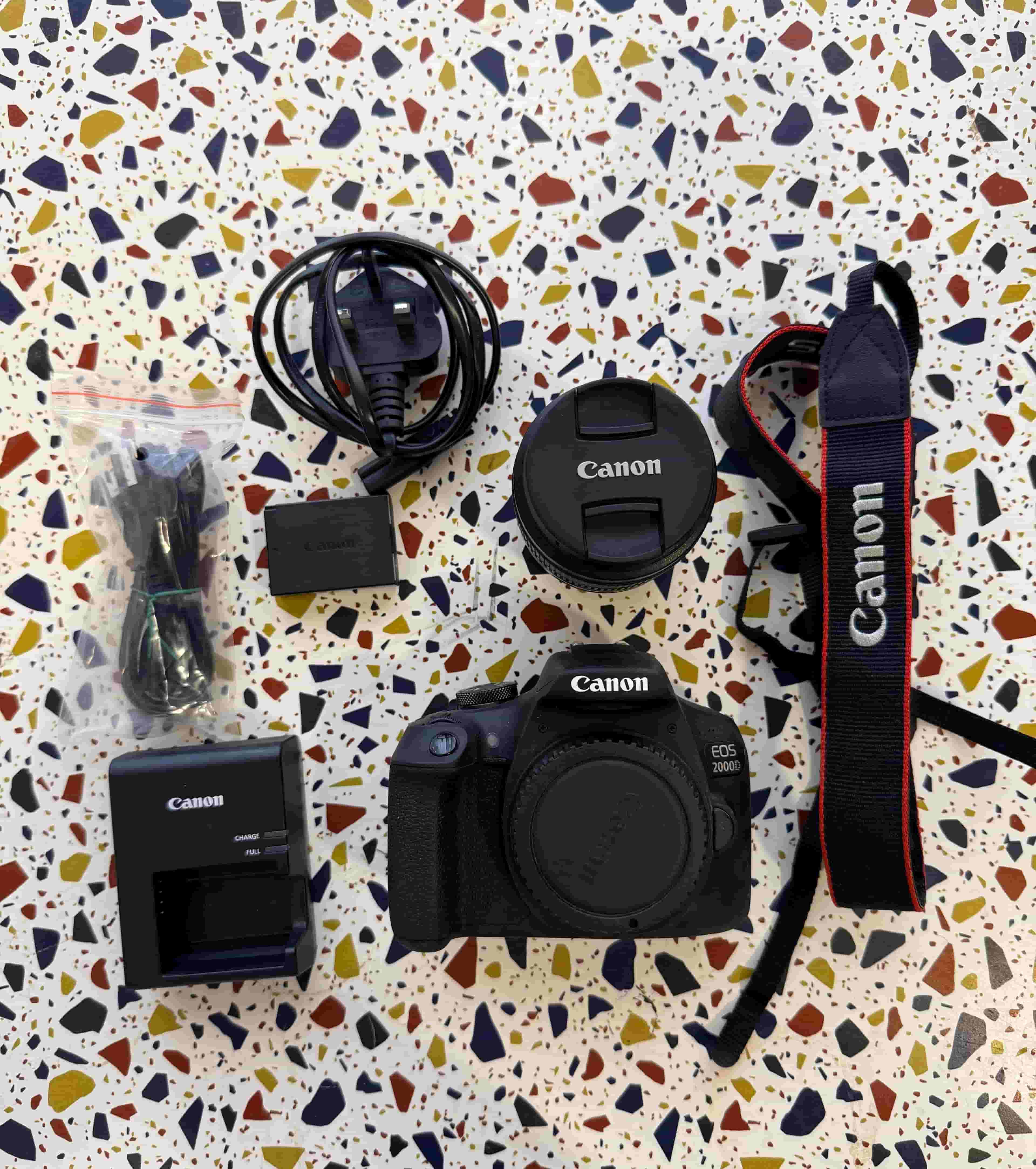 مجموعة كاميرات DSLR الجديدة من Canon EOS 2000D 