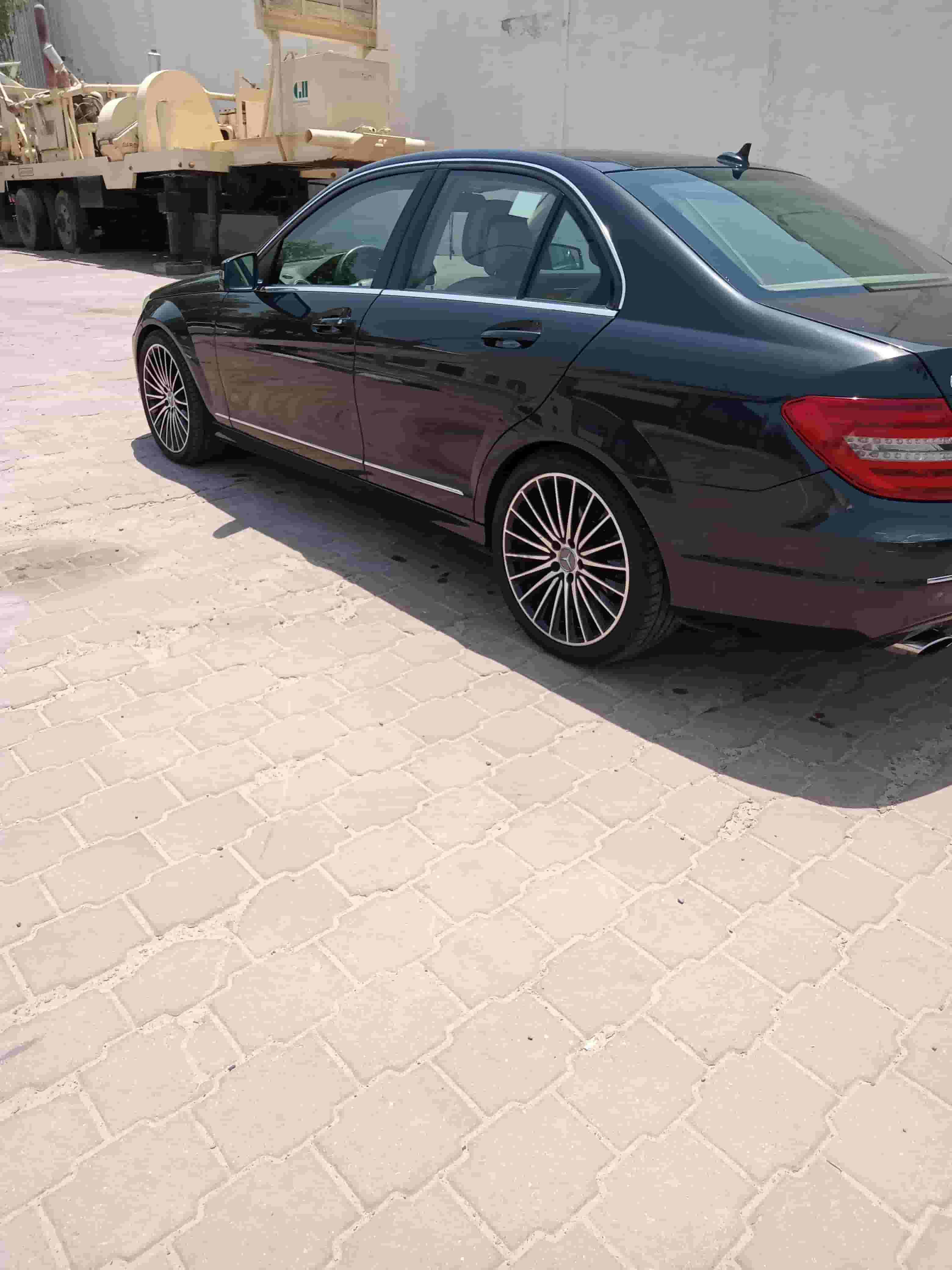 للبيع مرسيدس C2250 موديل 2013