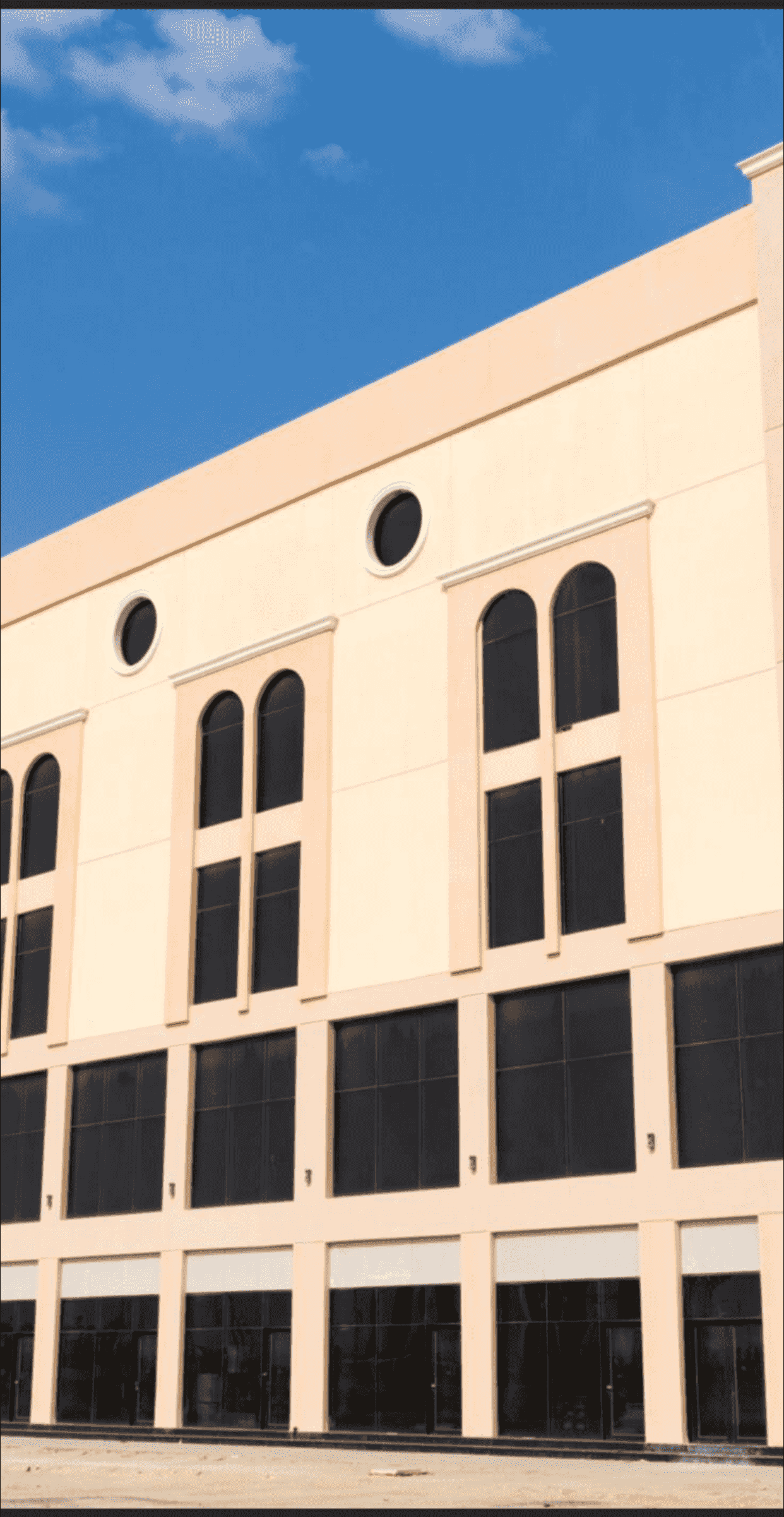 904 m commercial complex in Old Salmiya