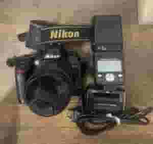 For sale: Nikon D70s camera with SB-800 flash