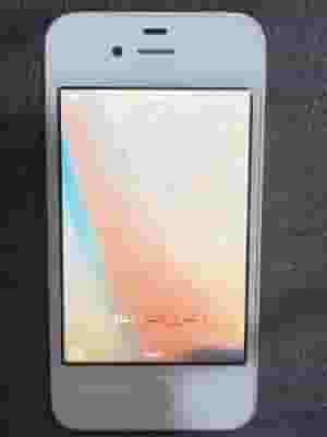 للبيع iPhone 4s ابيض مستعمل حالة نظيفة مطلوب 45 دك