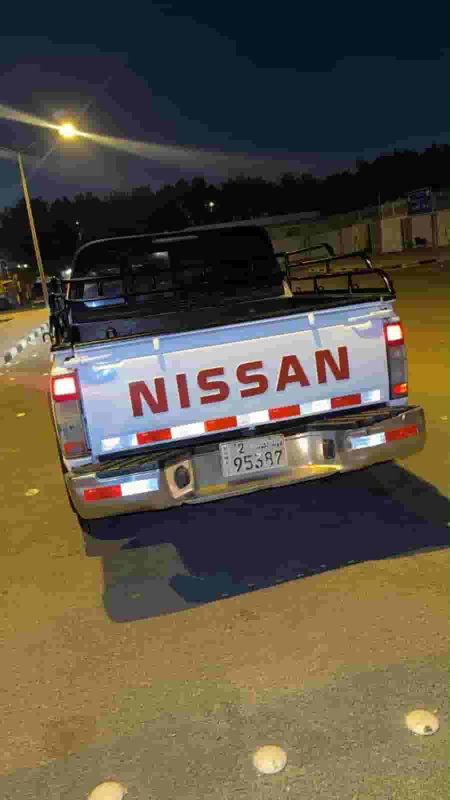 وانيت نيسان دبل قير عادي  موديل 2012