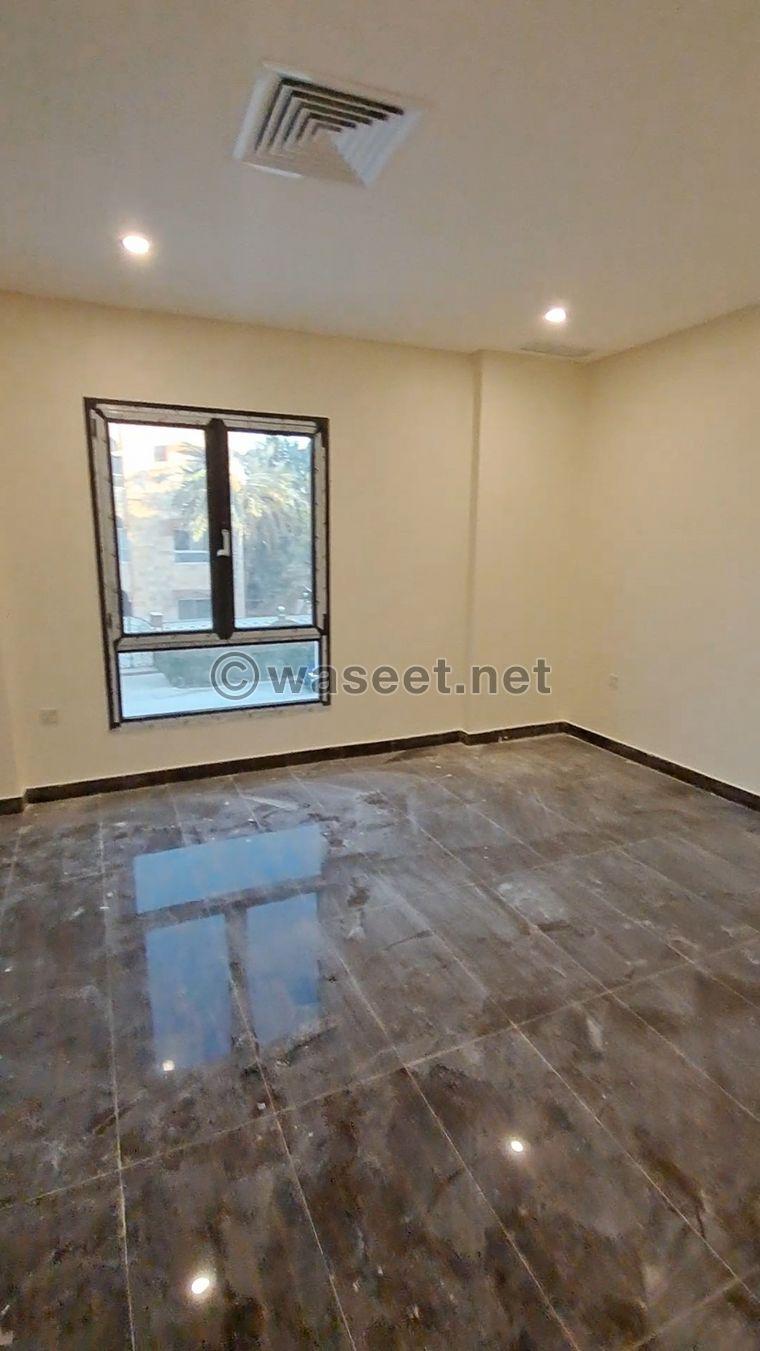 For rent a deluxe apartment in Salmiya 120m 2