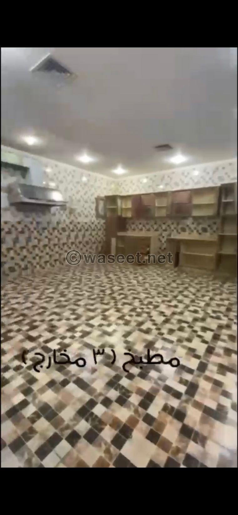 بيت للأيجار في عبدالله مبارك 4